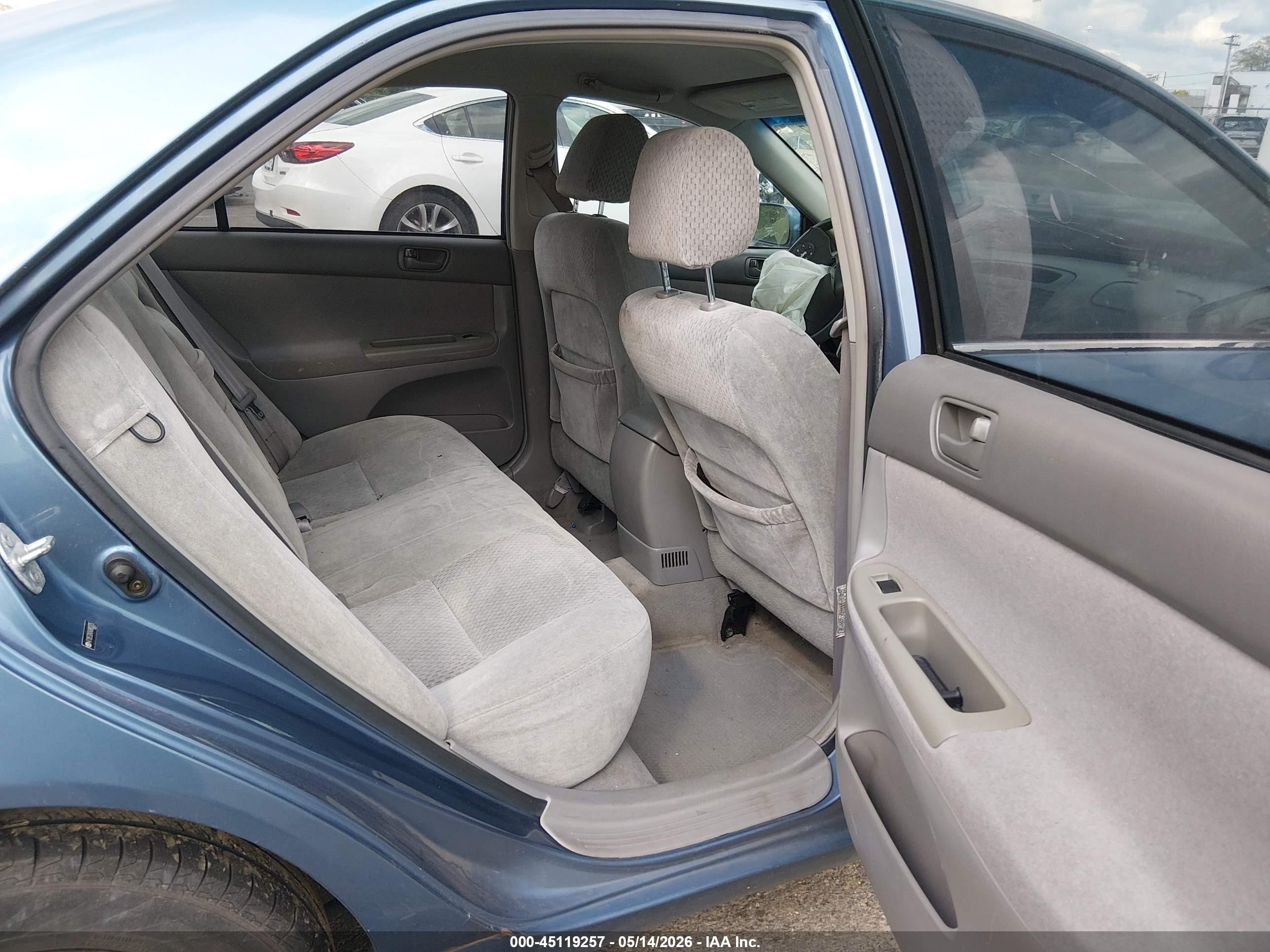 2004 Toyota Camry Le Синий vin: 4T1BE32K04U883375