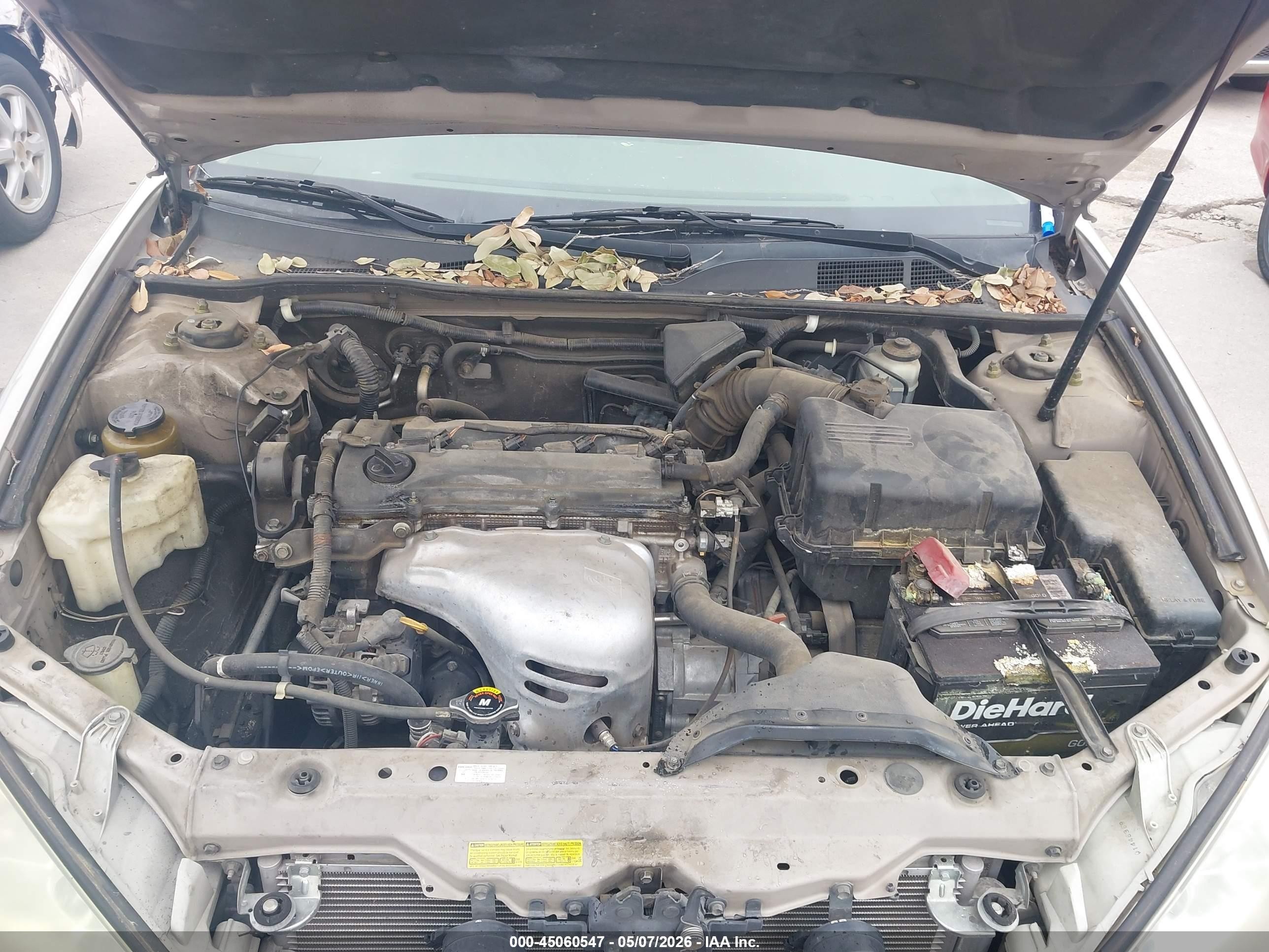 2004 Toyota Camry Le Gold vin: 4T1BE32K04U887863