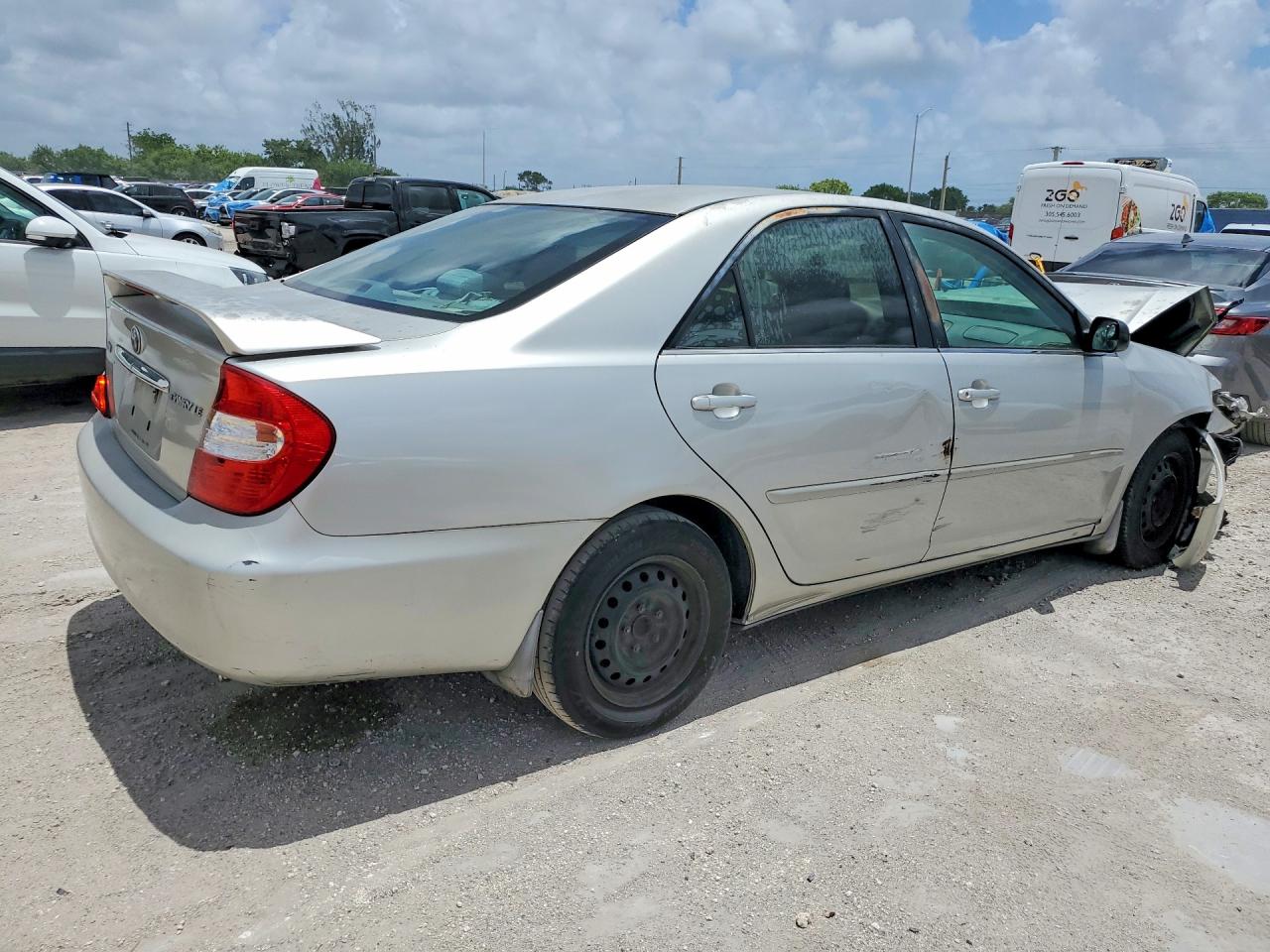 2004 Toyota Camry Le Silver vin: 4T1BE32K04U888947