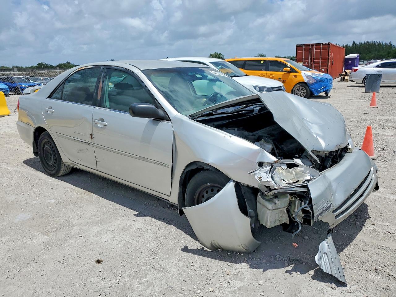 2004 Toyota Camry Le Silver vin: 4T1BE32K04U888947