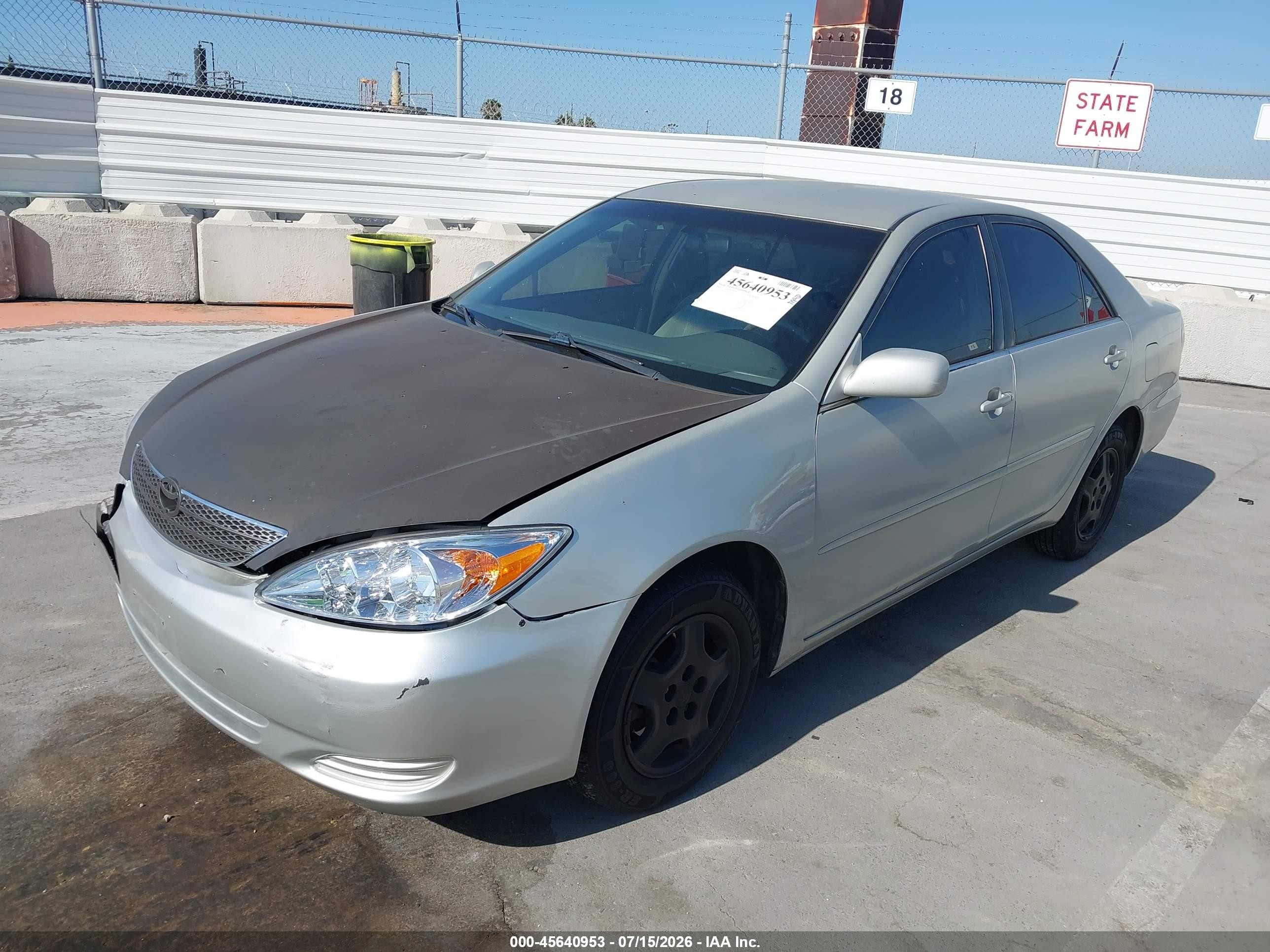 2004 Toyota Camry Le Silver vin: 4T1BE32K04U893629