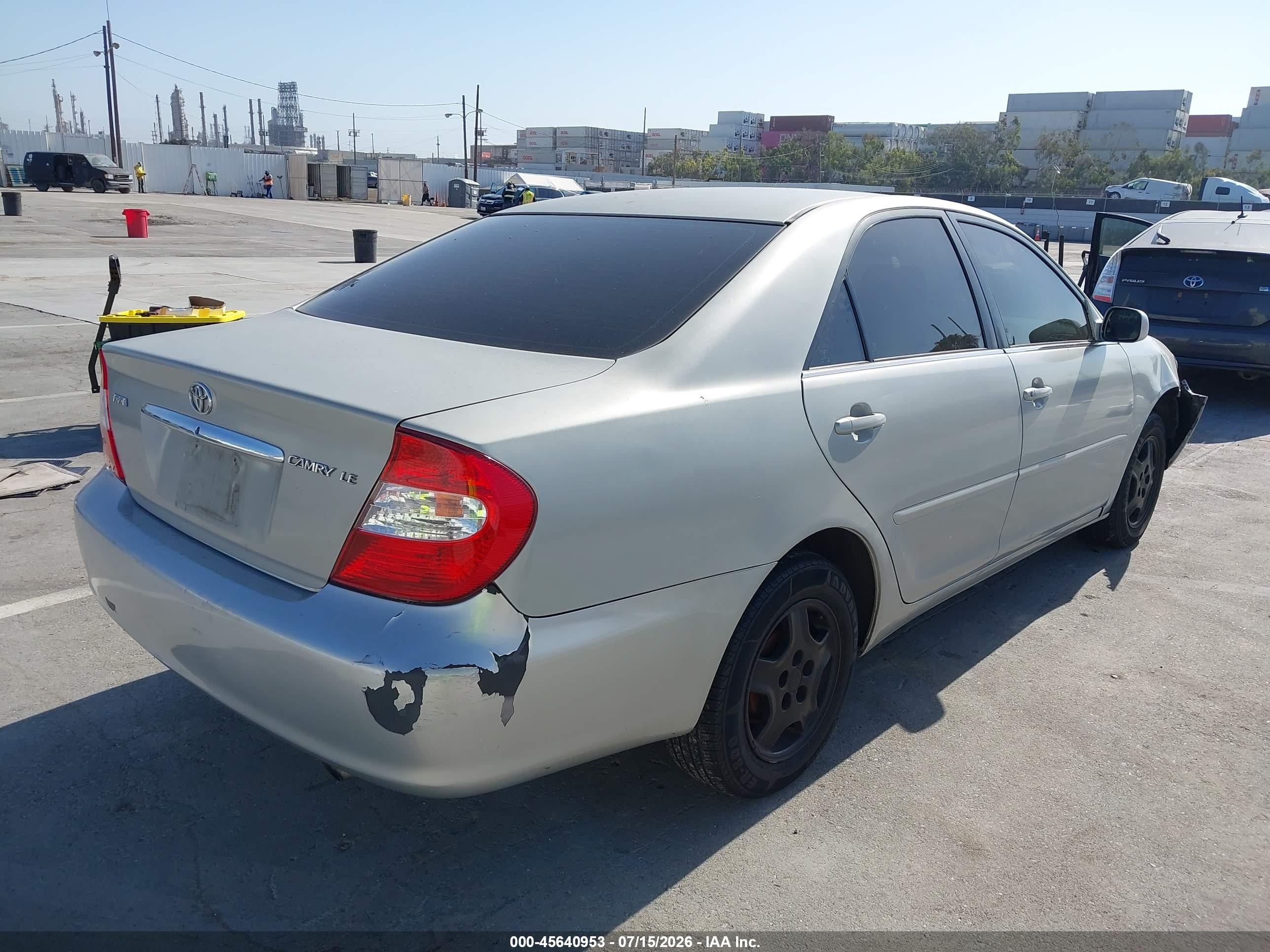 2004 Toyota Camry Le Silver vin: 4T1BE32K04U893629