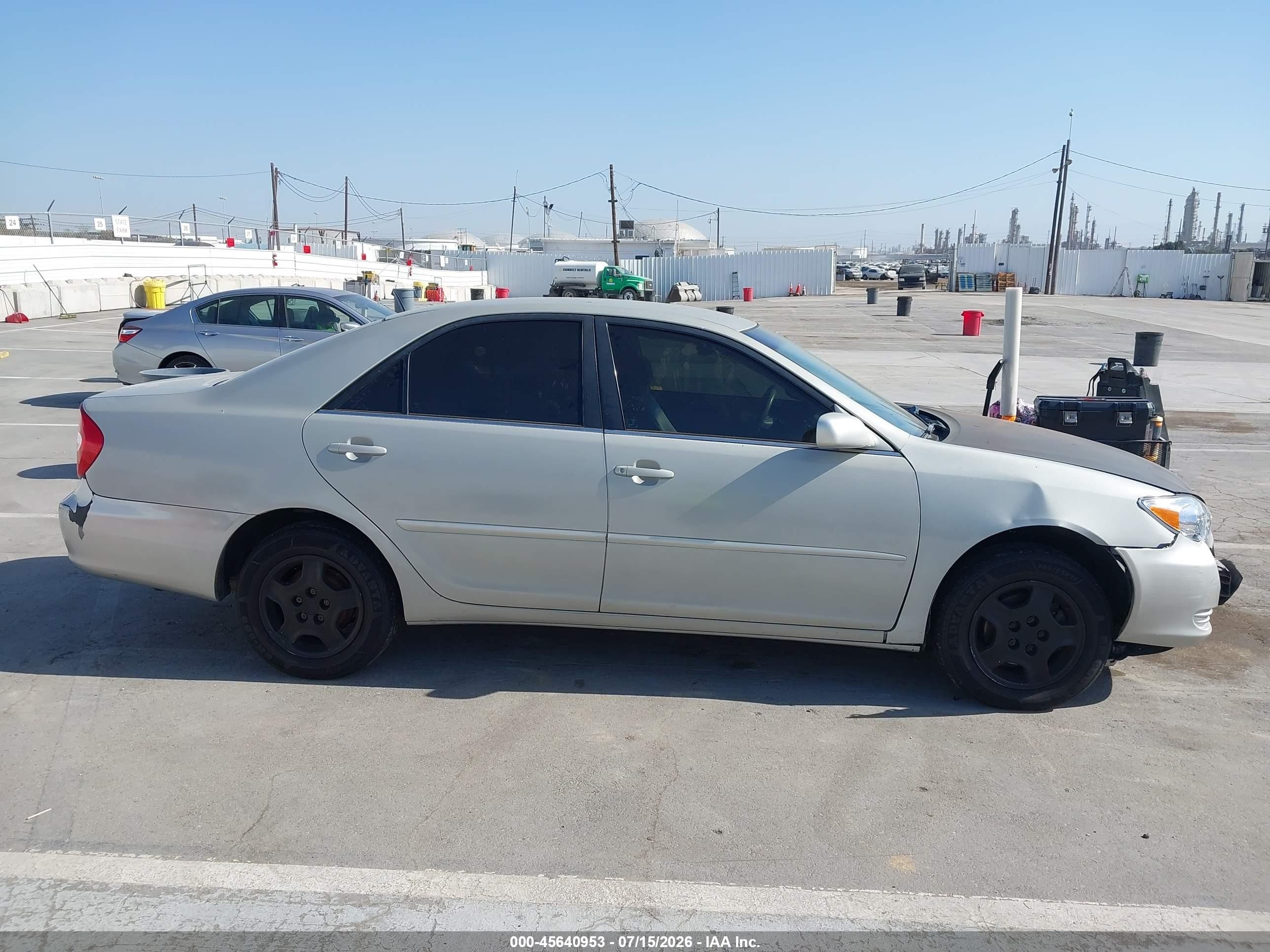 2004 Toyota Camry Le Silver vin: 4T1BE32K04U893629