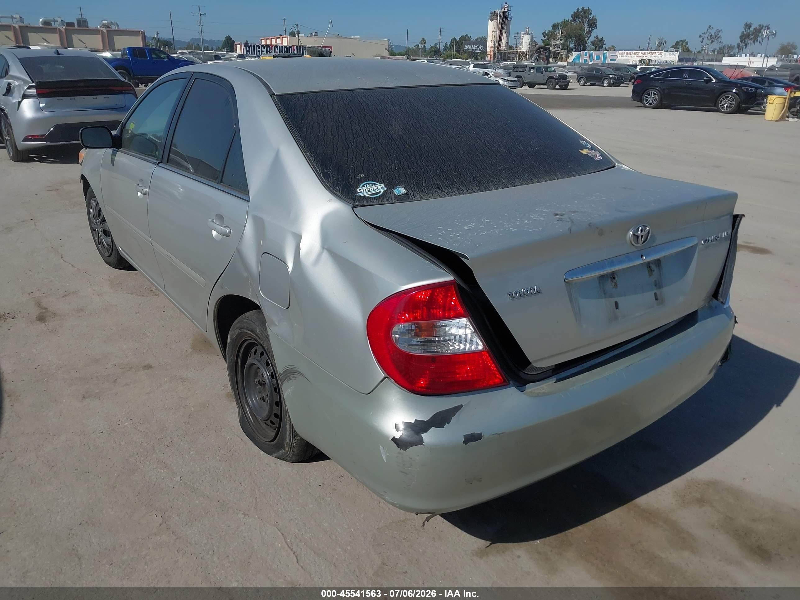 2004 Toyota Camry Le Silver vin: 4T1BE32K04U902376