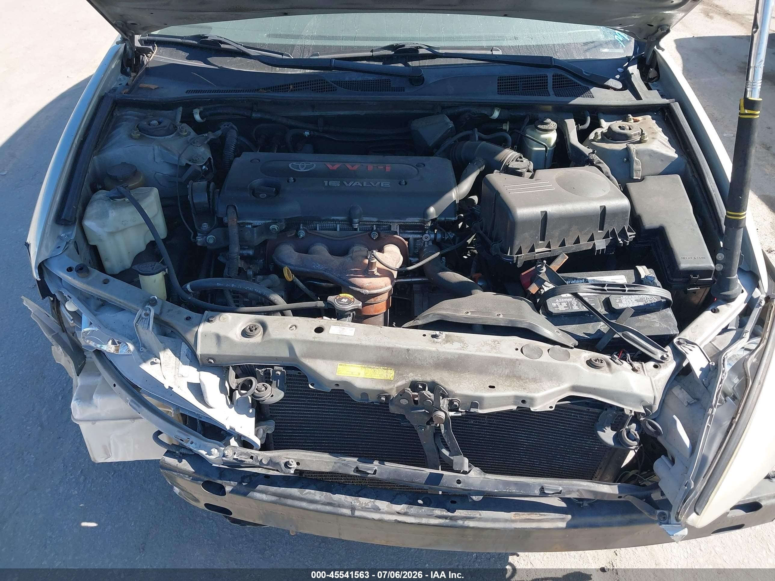 2004 Toyota Camry Le Silver vin: 4T1BE32K04U902376
