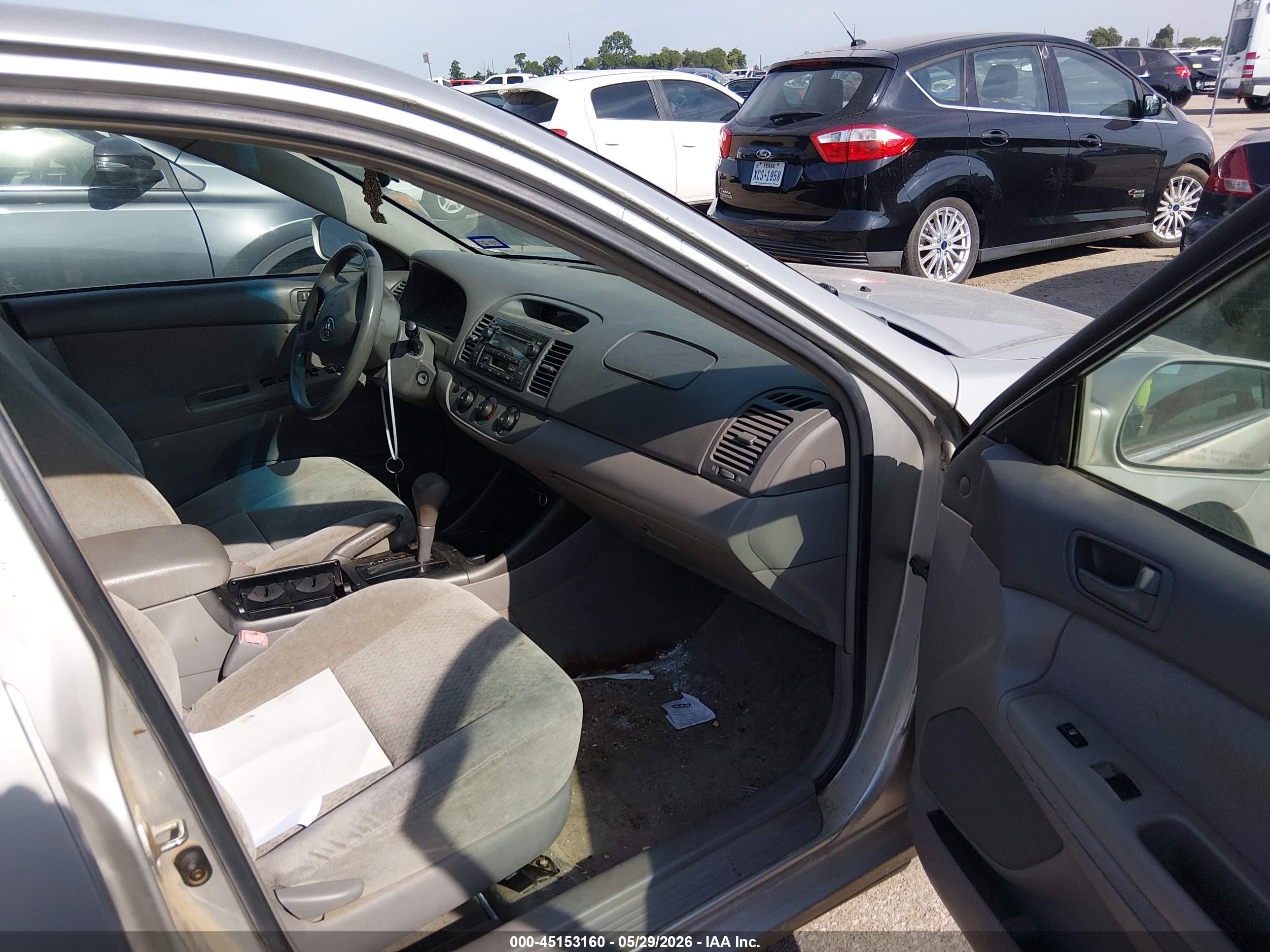 2004 Toyota Camry Le Silver vin: 4T1BE32K04U912034