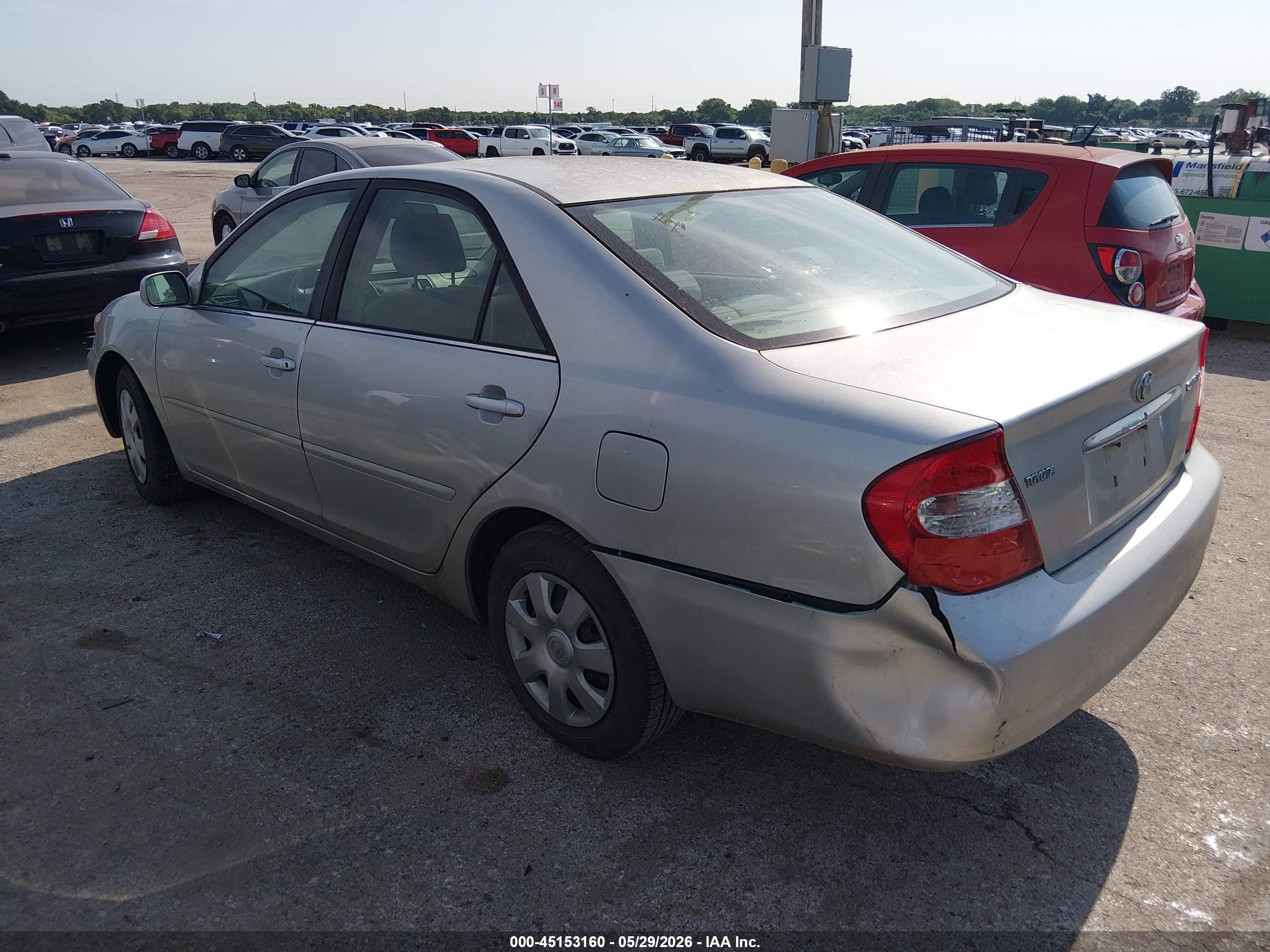 2004 Toyota Camry Le Silver vin: 4T1BE32K04U912034