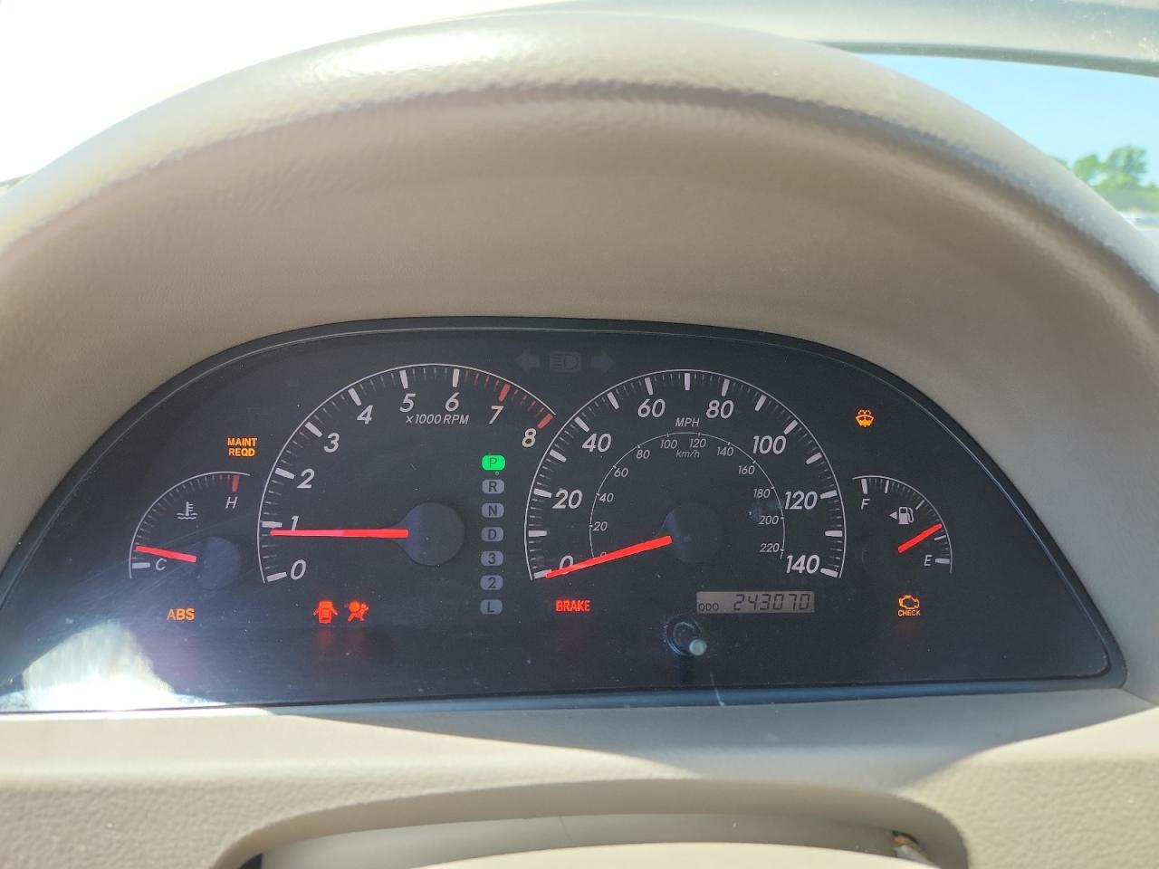 2005 Toyota Camry Le Желто-коричневый vin: 4T1BE32K05U005690