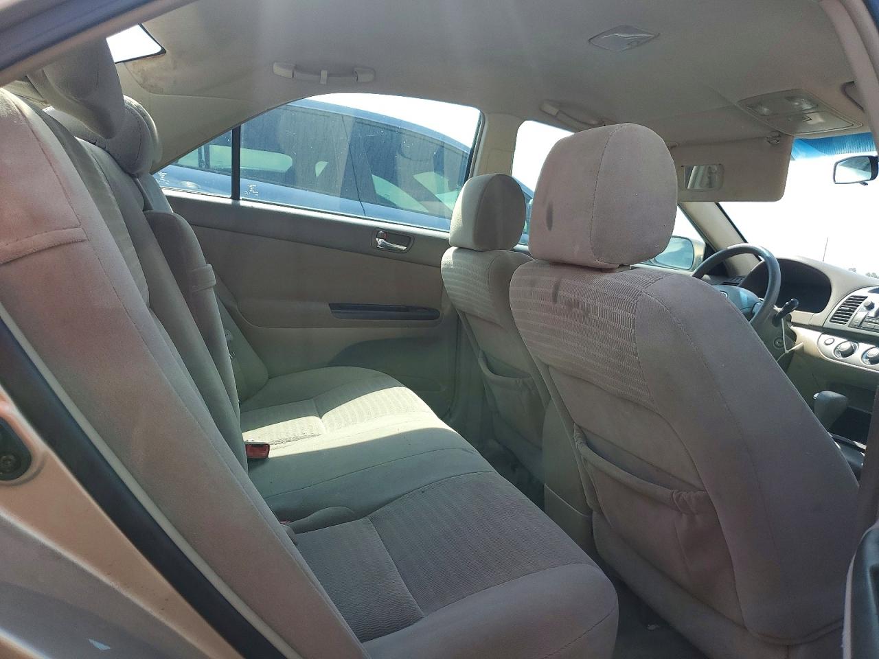 2005 Toyota Camry Le Gold vin: 4T1BE32K05U009609