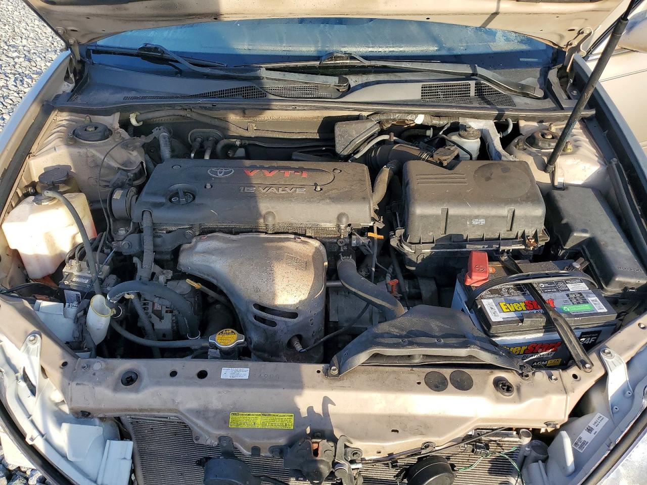 2005 Toyota Camry Le Gold vin: 4T1BE32K05U009609