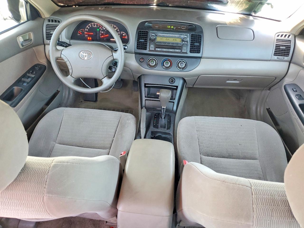 2005 Toyota Camry Le Gold vin: 4T1BE32K05U009609
