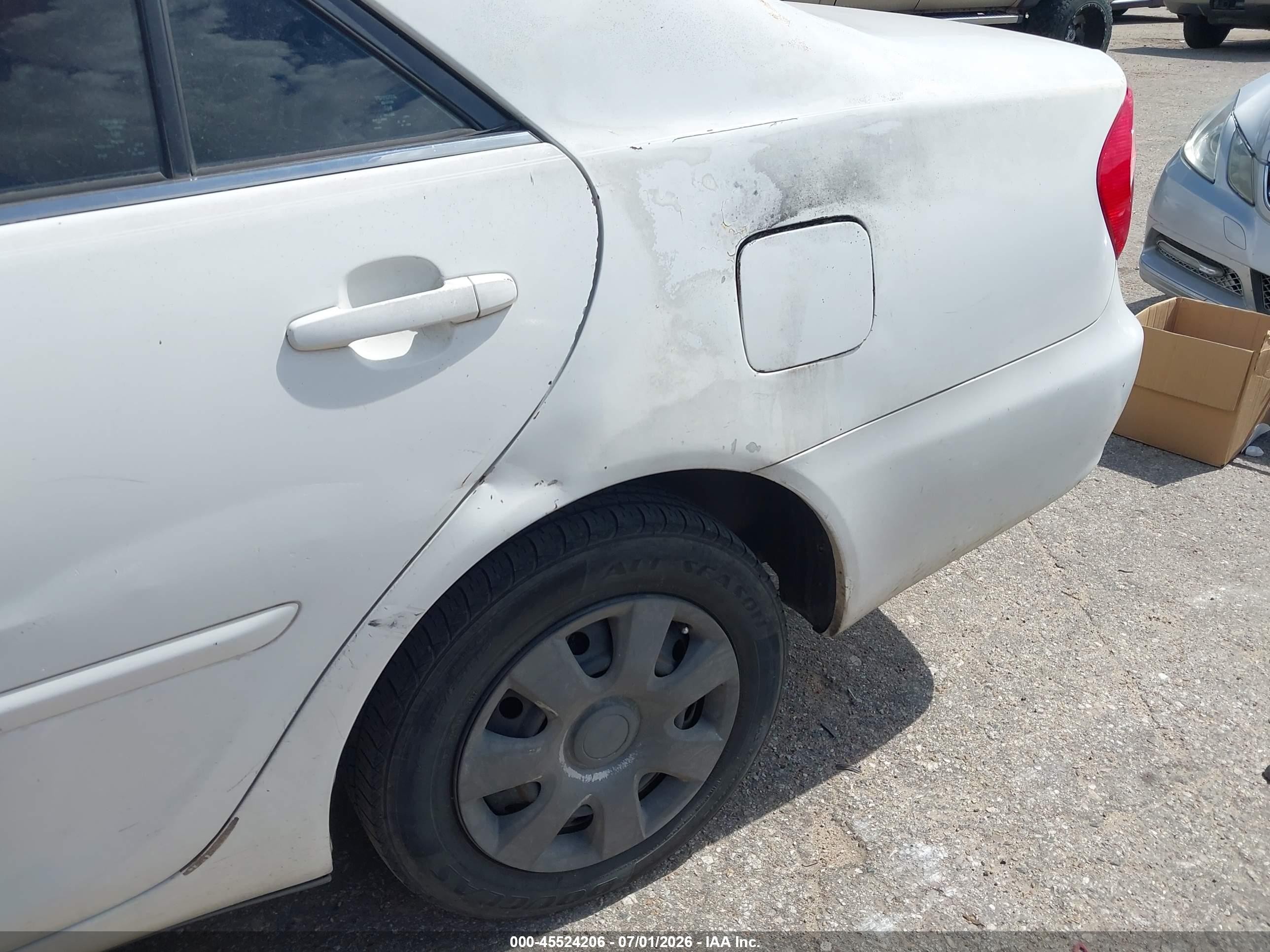 2005 Toyota Camry Le White vin: 4T1BE32K05U014261