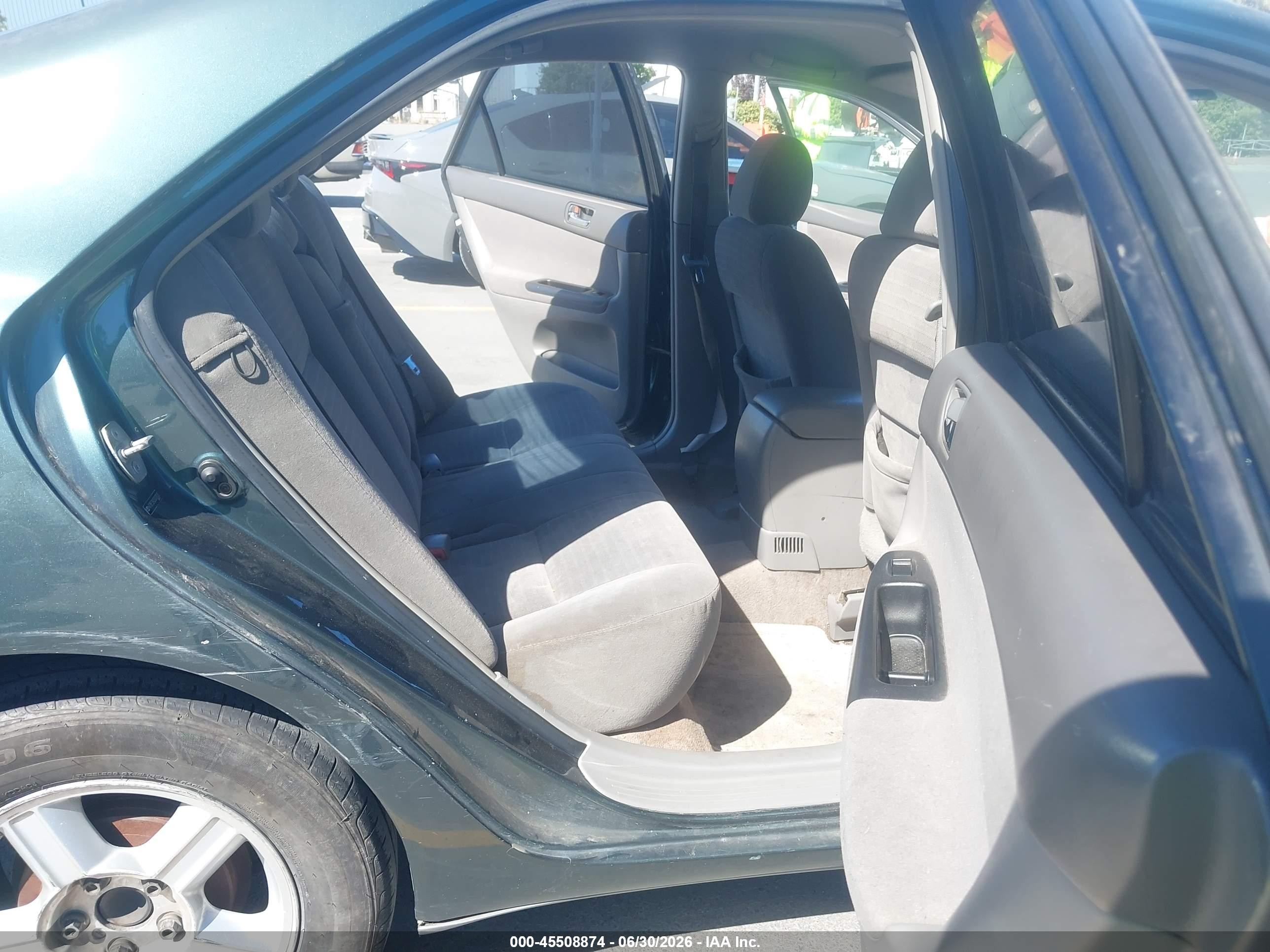 2005 Toyota Camry Le Green vin: 4T1BE32K05U070703