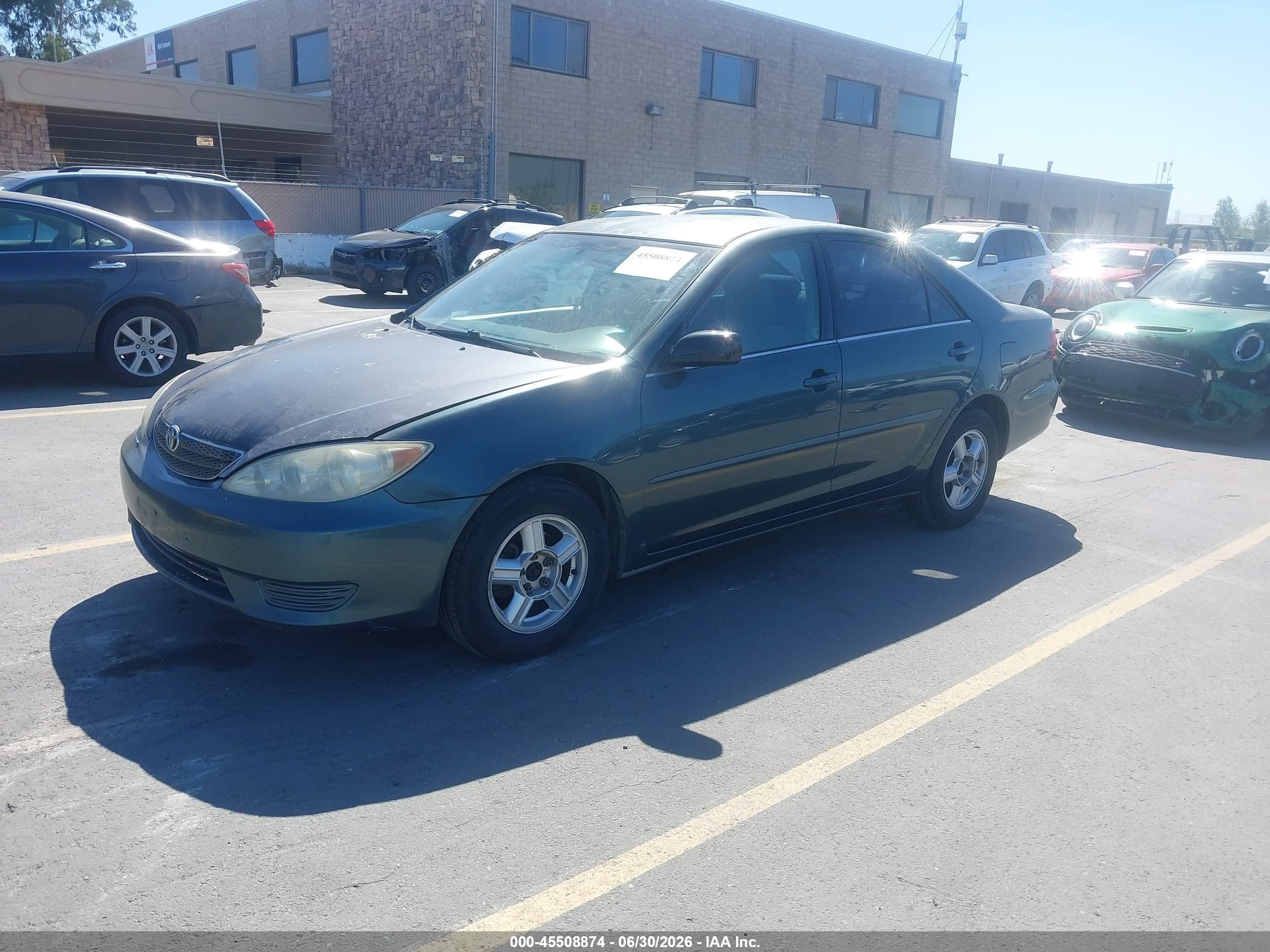 2005 Toyota Camry Le Green vin: 4T1BE32K05U070703