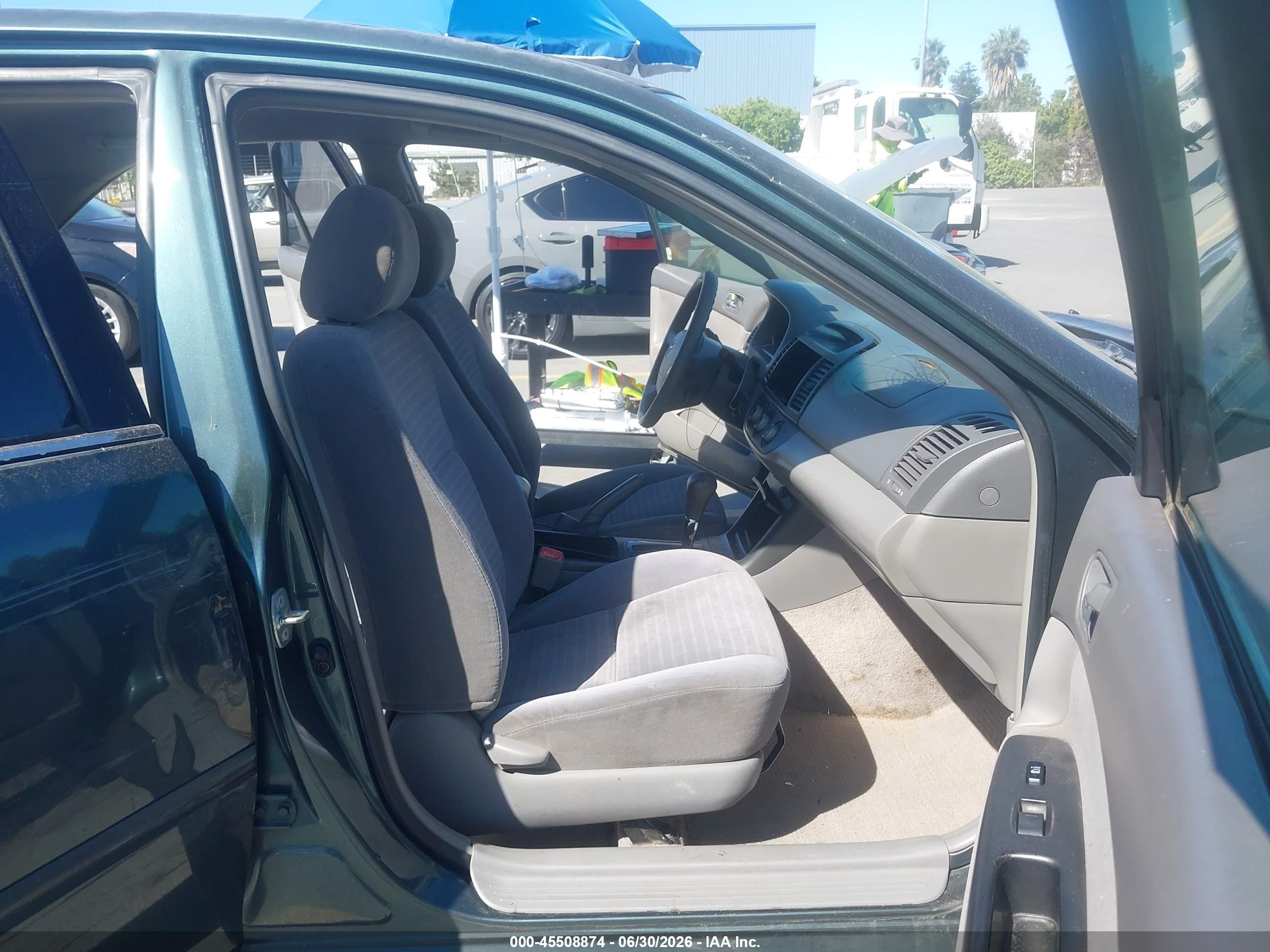 2005 Toyota Camry Le Green vin: 4T1BE32K05U070703