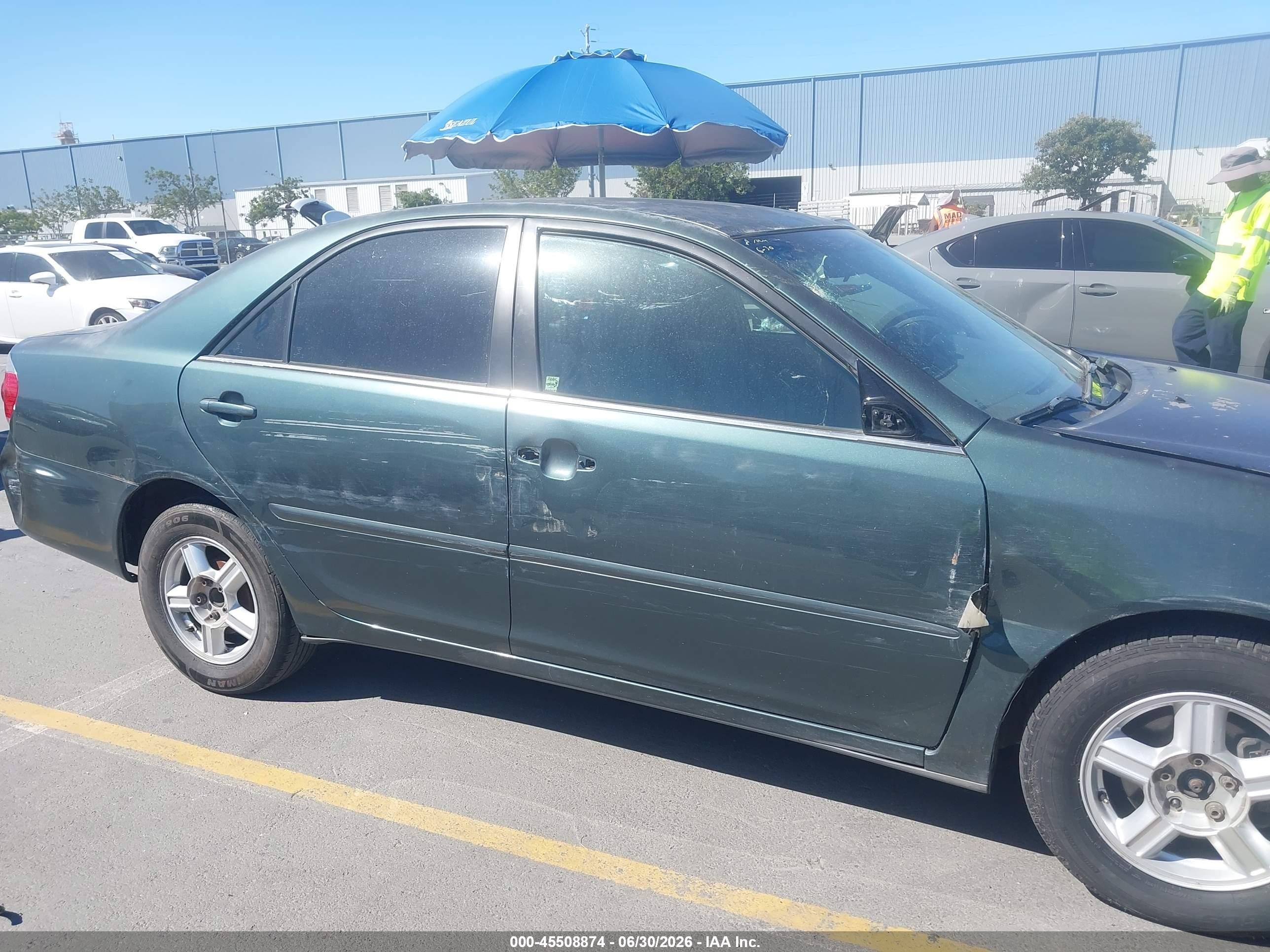 2005 Toyota Camry Le Green vin: 4T1BE32K05U070703