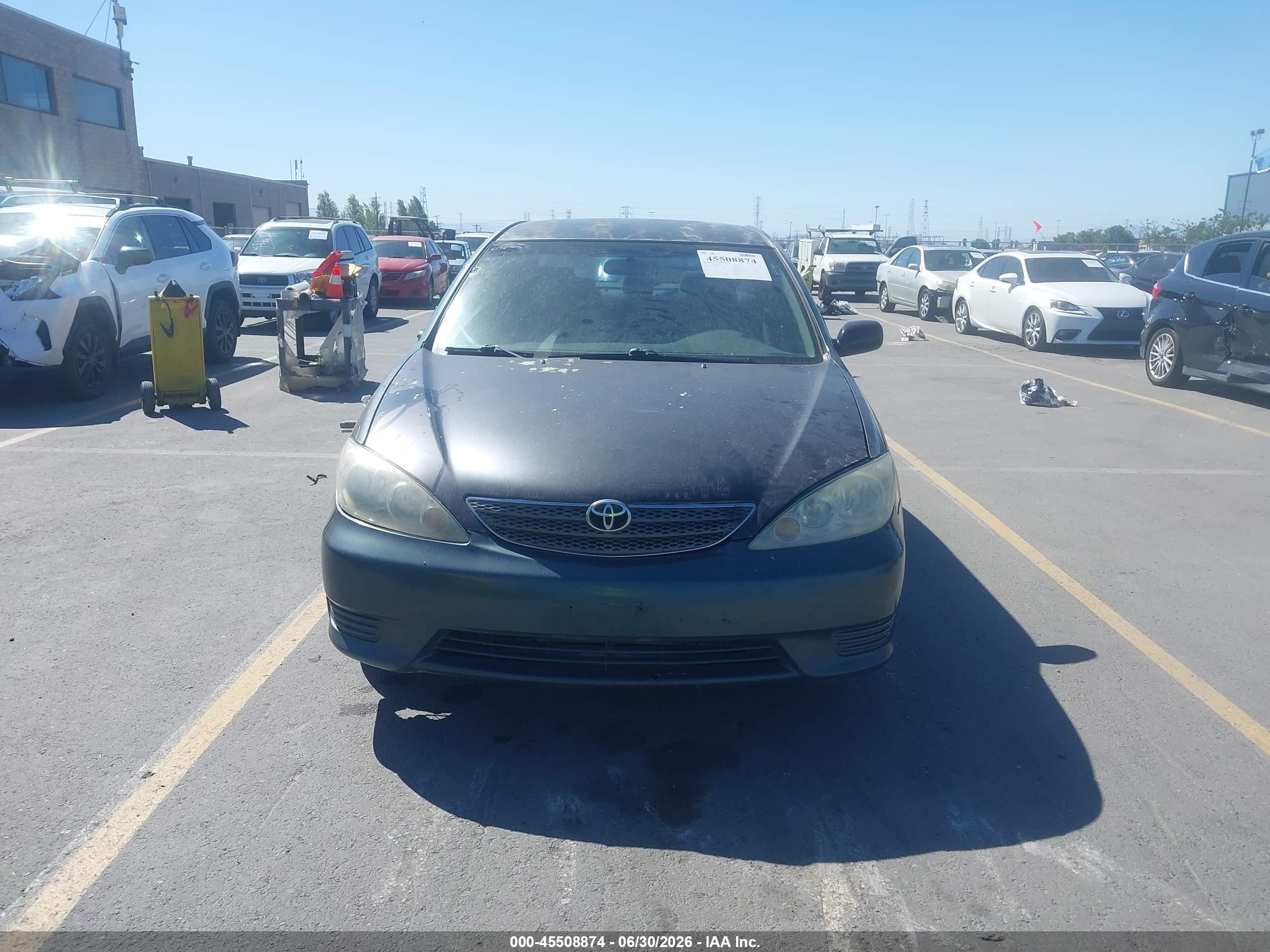 2005 Toyota Camry Le Green vin: 4T1BE32K05U070703