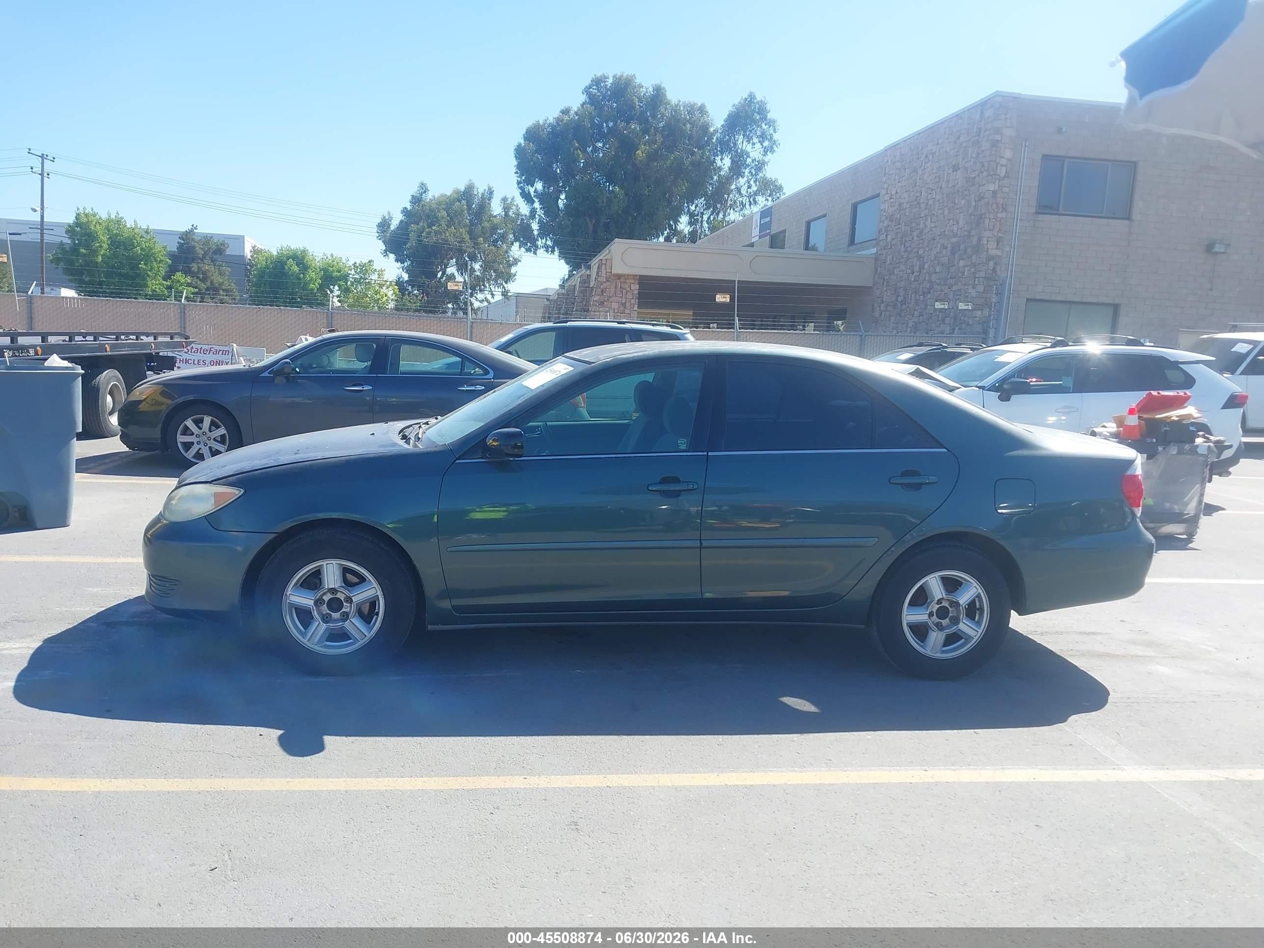 2005 Toyota Camry Le Green vin: 4T1BE32K05U070703