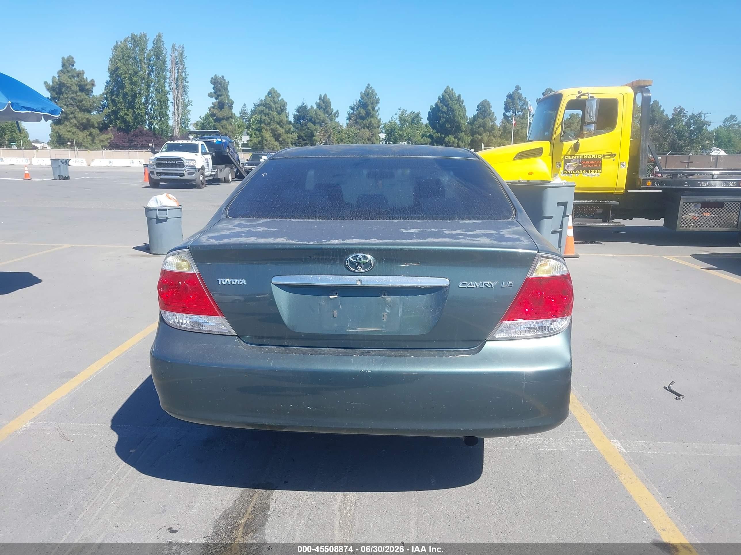 2005 Toyota Camry Le Green vin: 4T1BE32K05U070703