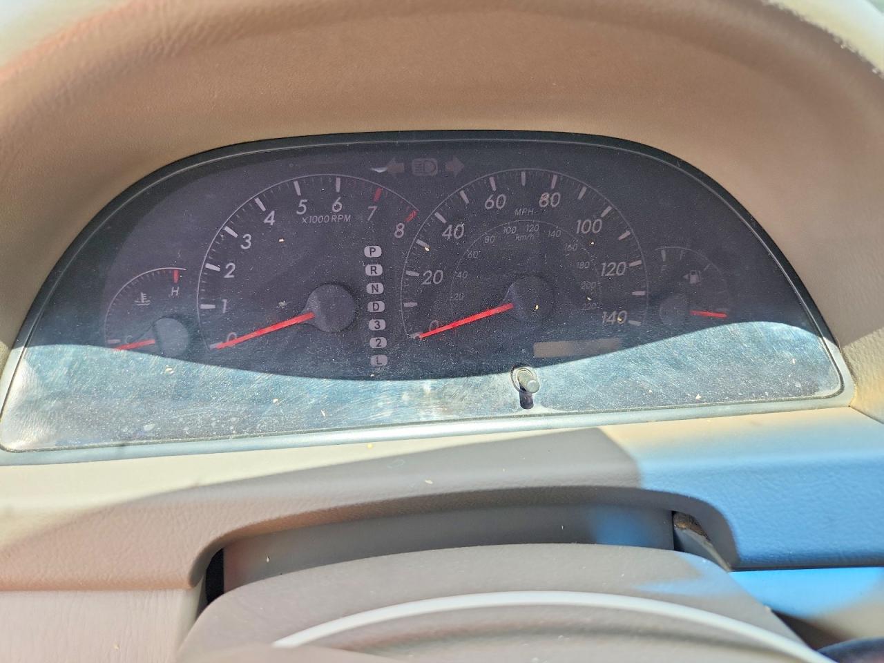 2005 Toyota Camry Le Gold vin: 4T1BE32K05U073715