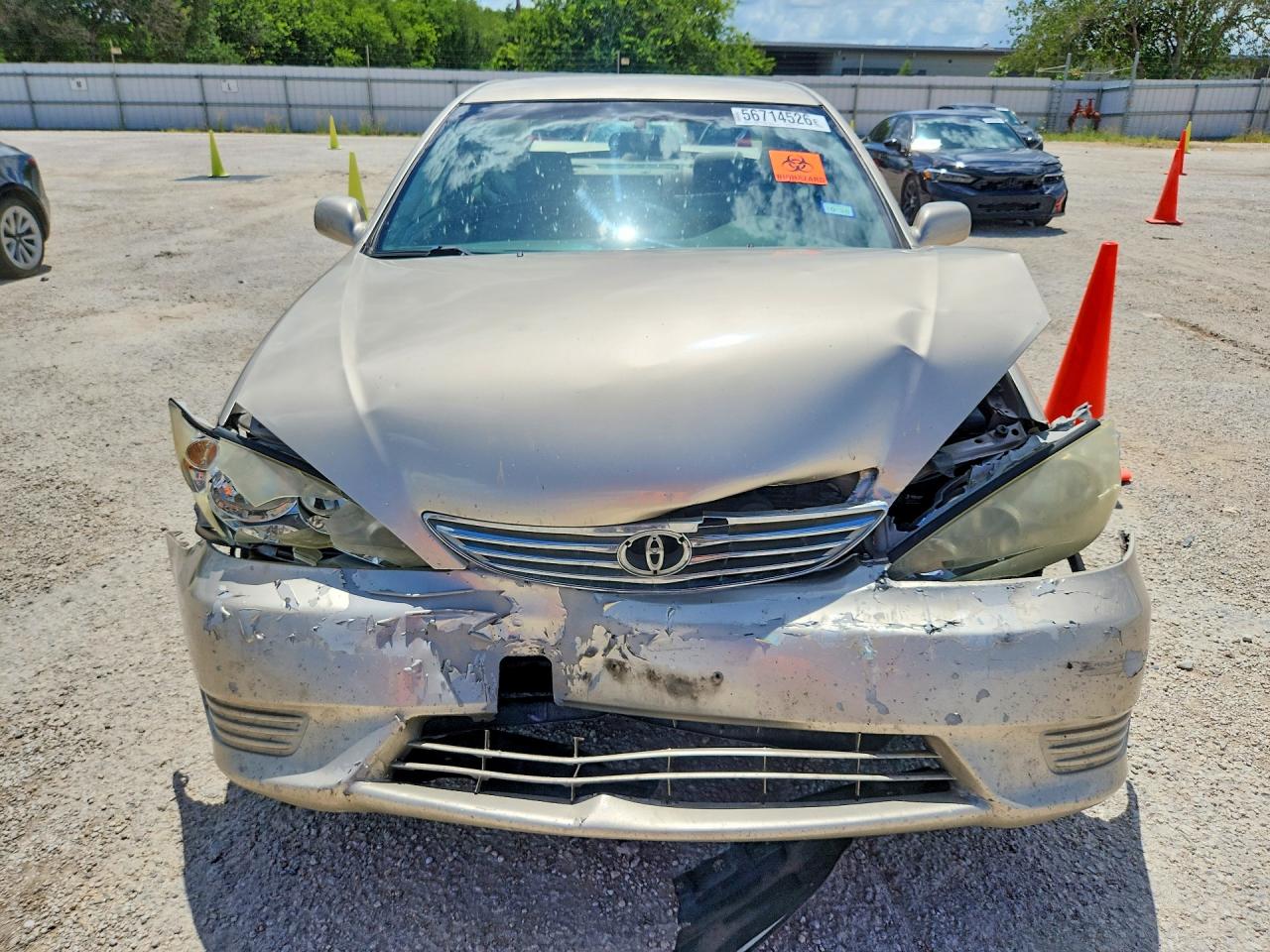 2005 Toyota Camry Le Gold vin: 4T1BE32K05U073715