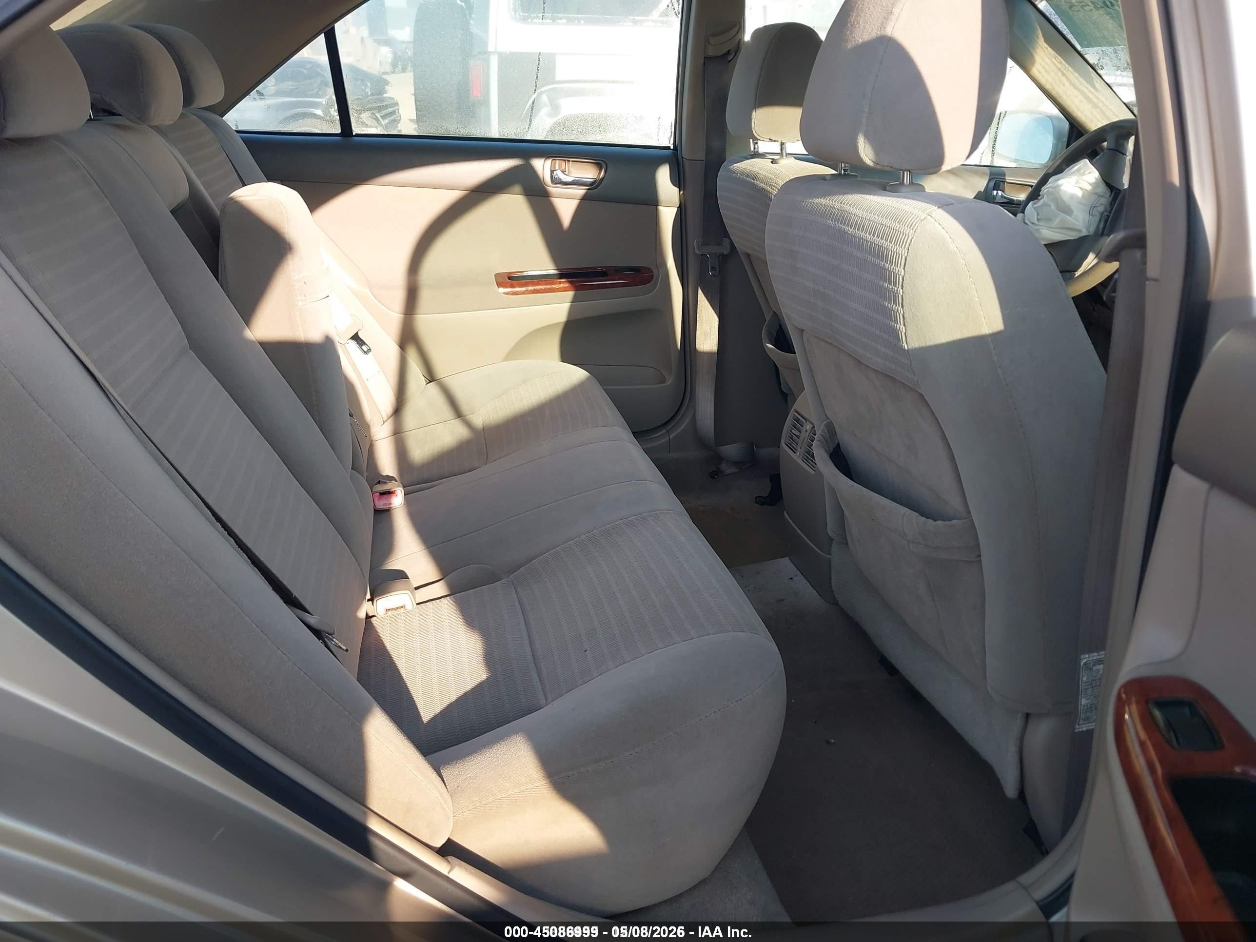 2005 Toyota Camry Xle Gold vin: 4T1BE32K05U076694