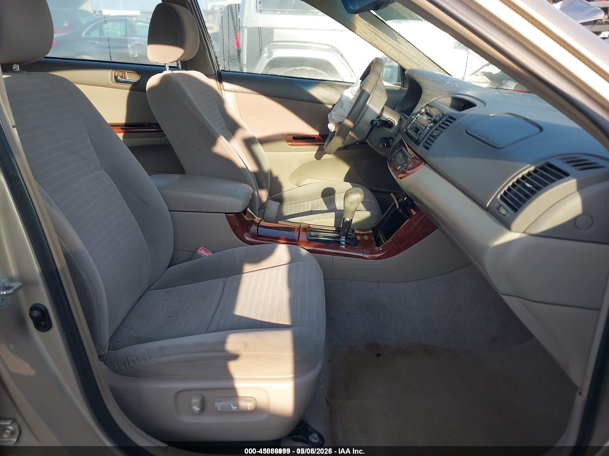 2005 Toyota Camry Xle Gold vin: 4T1BE32K05U076694