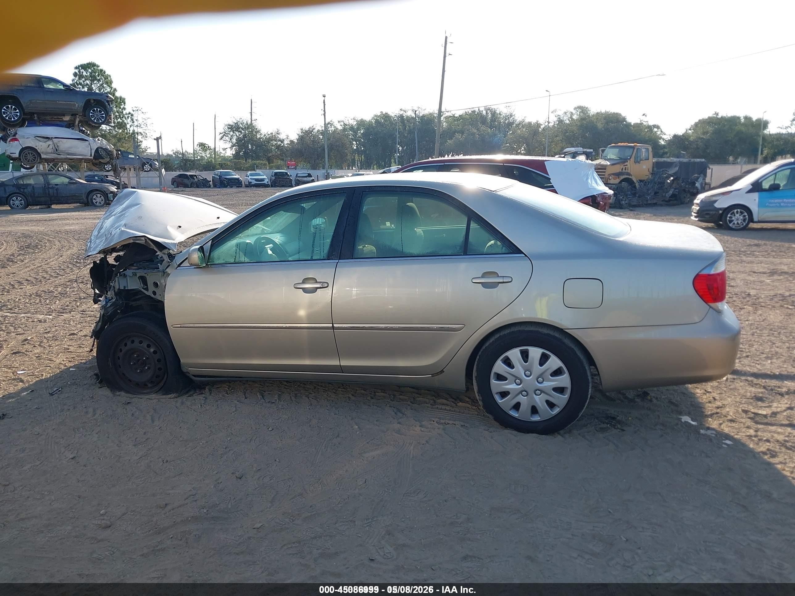 2005 Toyota Camry Xle Gold vin: 4T1BE32K05U076694