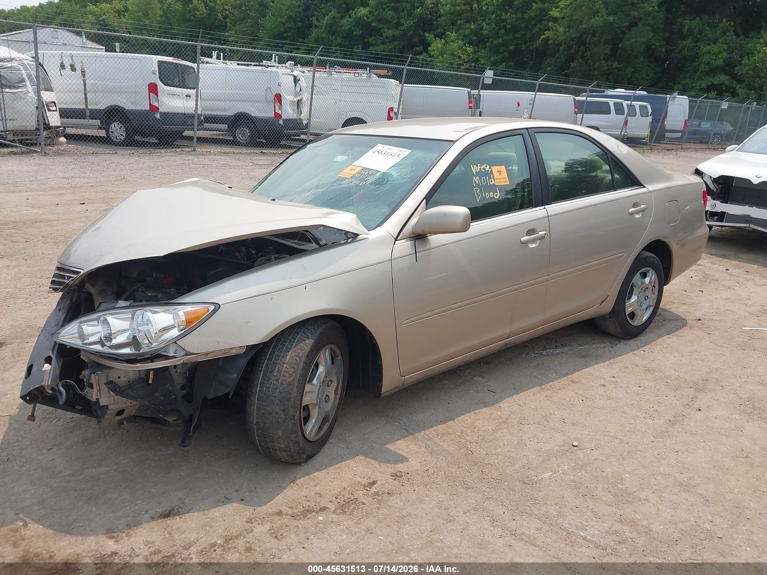 2005 Toyota Camry Le Gold vin: 4T1BE32K05U077375