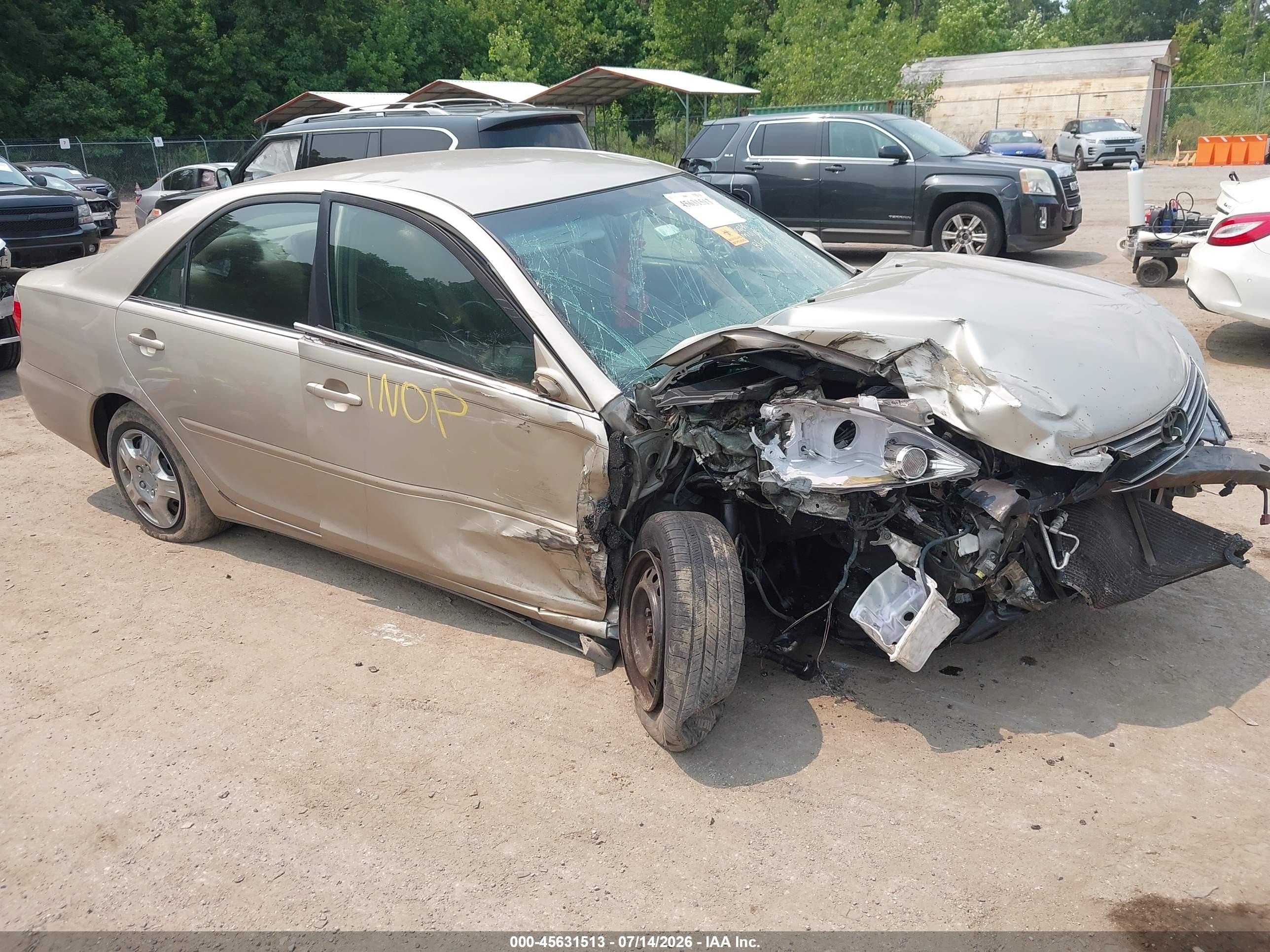 2005 Toyota Camry Le Gold vin: 4T1BE32K05U077375