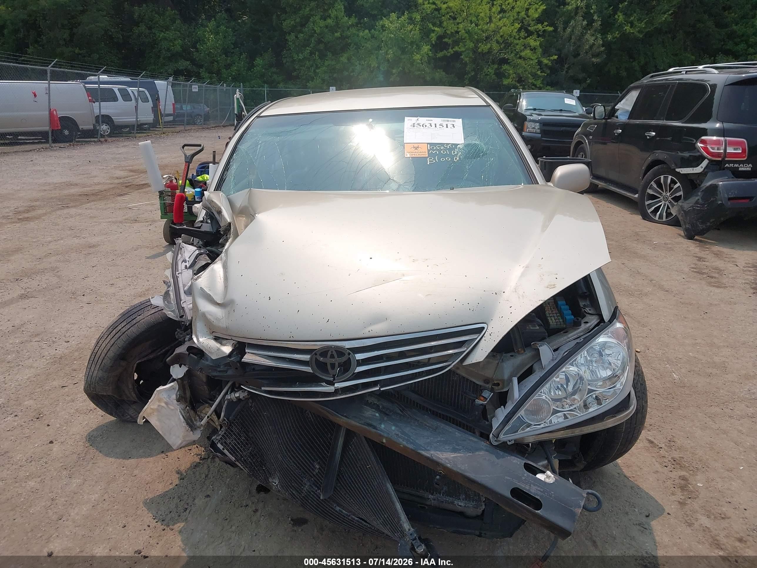 2005 Toyota Camry Le Gold vin: 4T1BE32K05U077375