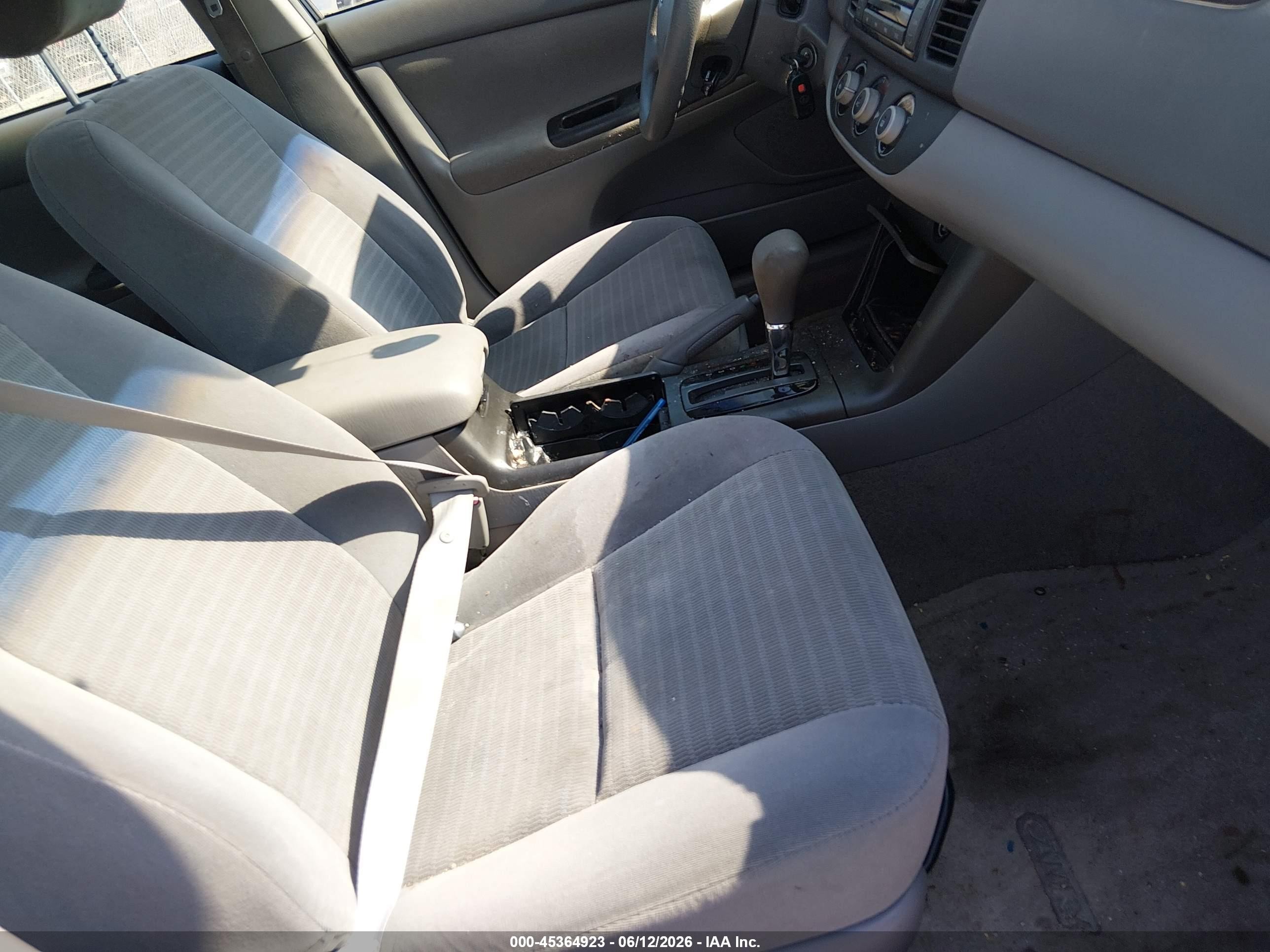 2005 Toyota Camry Le Blue vin: 4T1BE32K05U079031