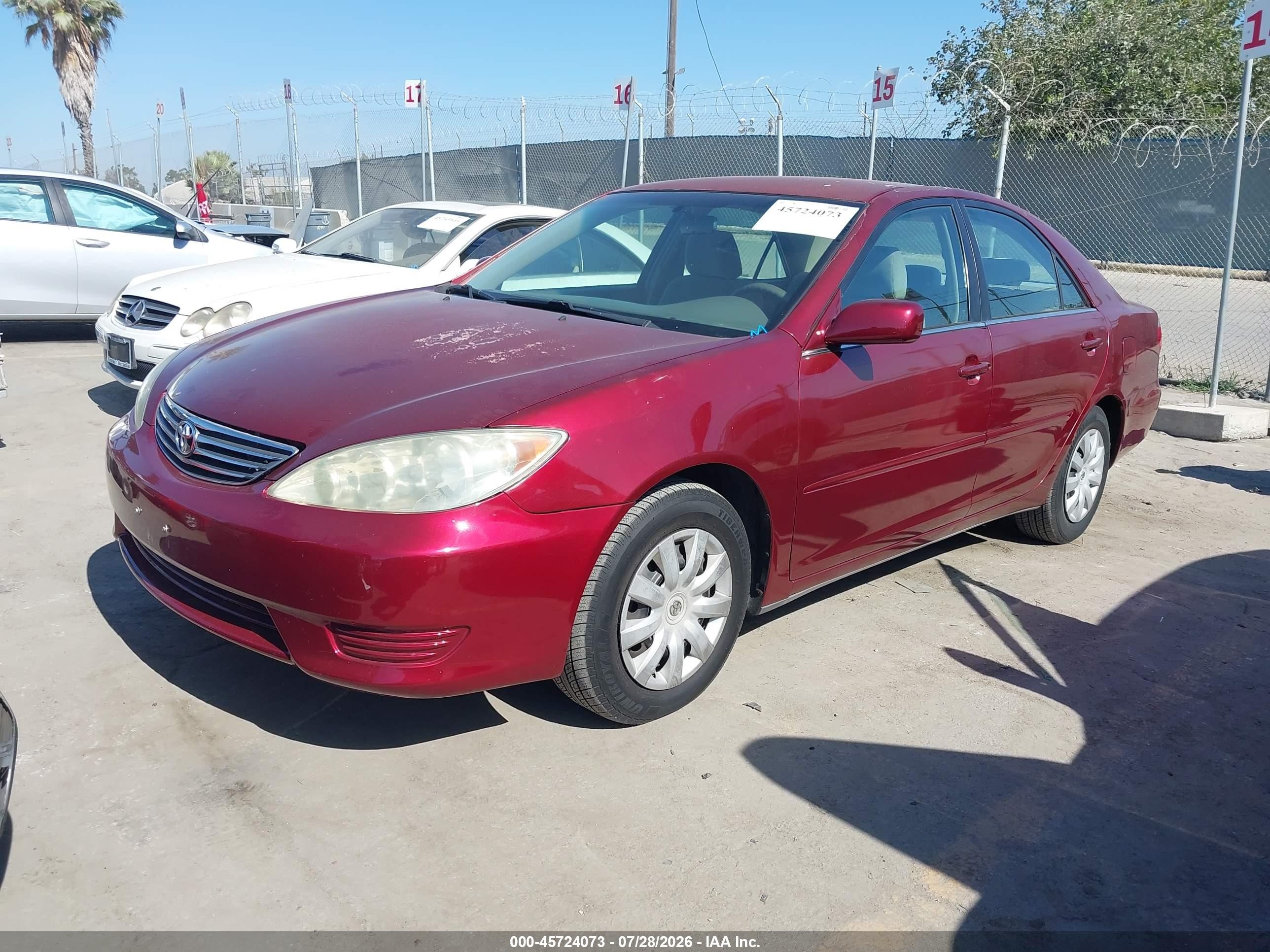 2005 Toyota Camry Le Красный vin: 4T1BE32K05U095147