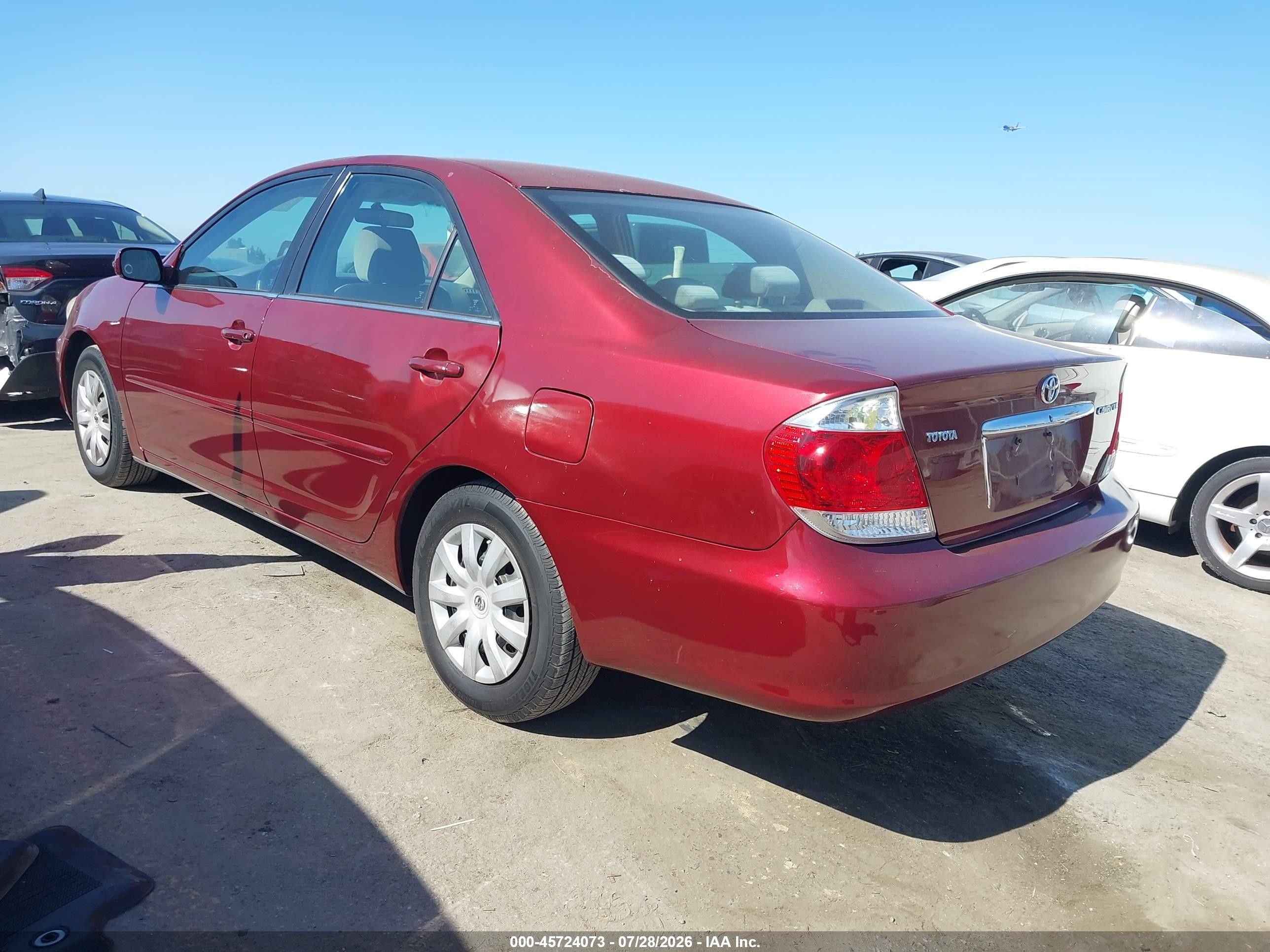 2005 Toyota Camry Le Красный vin: 4T1BE32K05U095147