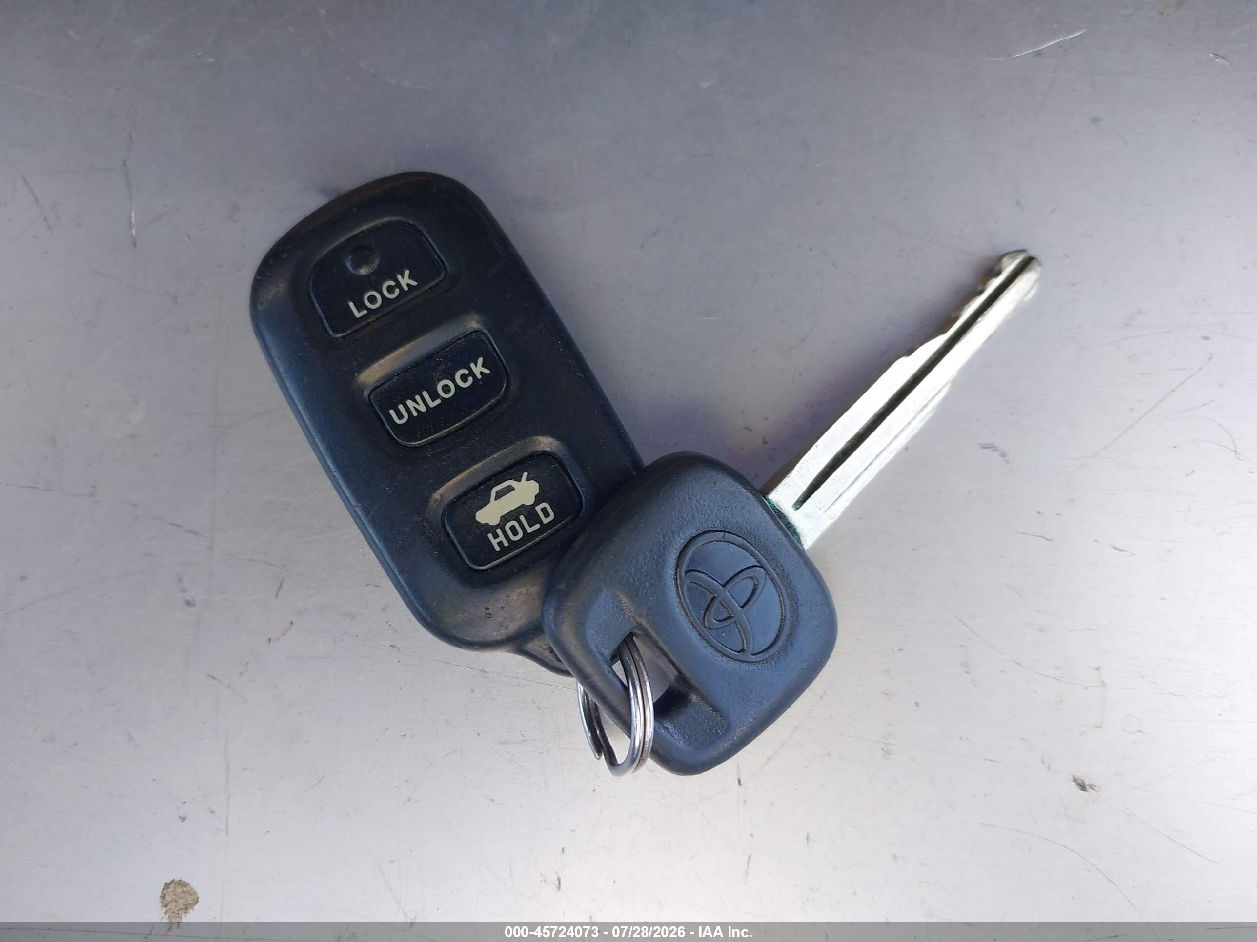 2005 Toyota Camry Le Красный vin: 4T1BE32K05U095147