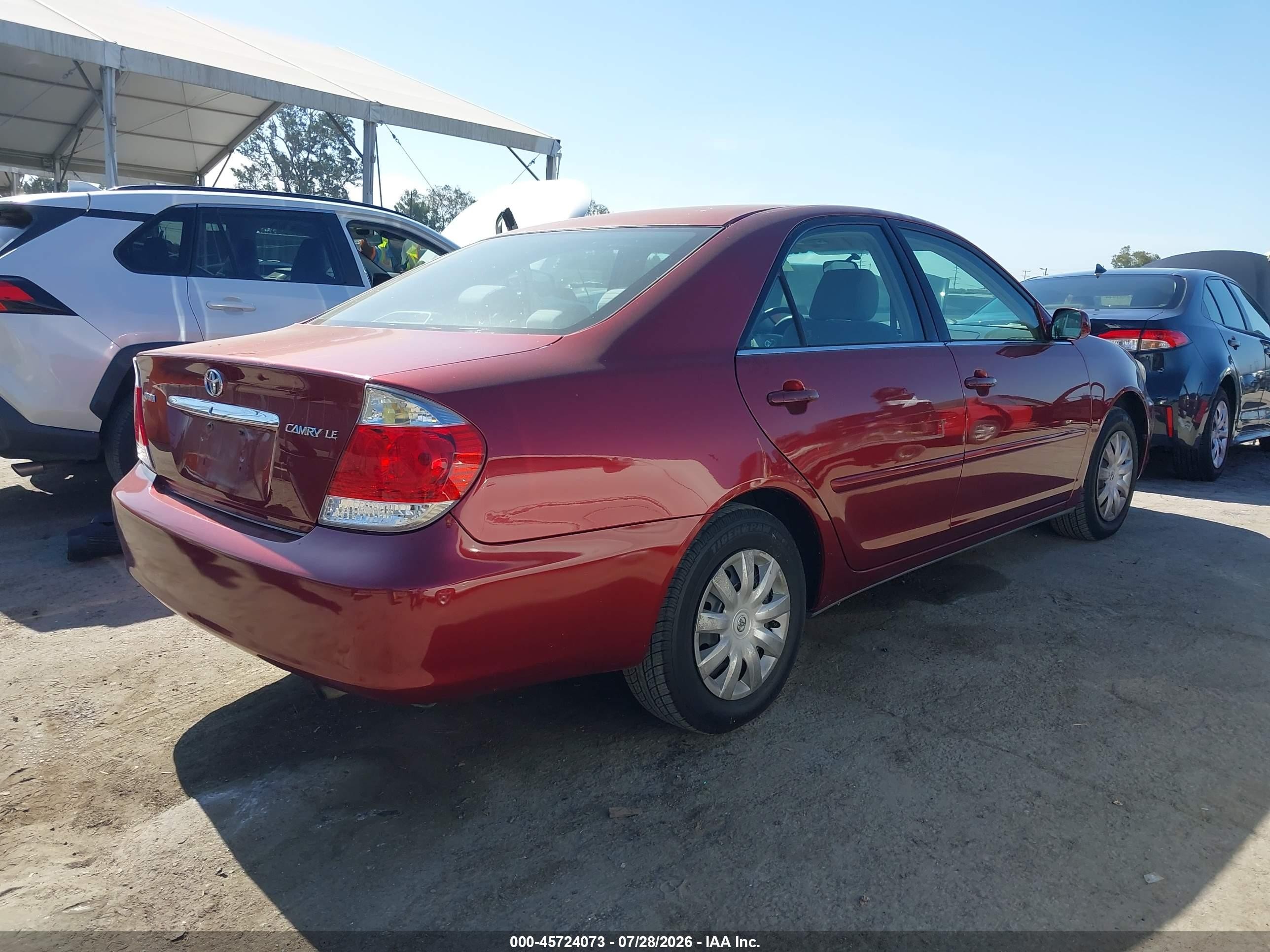 2005 Toyota Camry Le Красный vin: 4T1BE32K05U095147