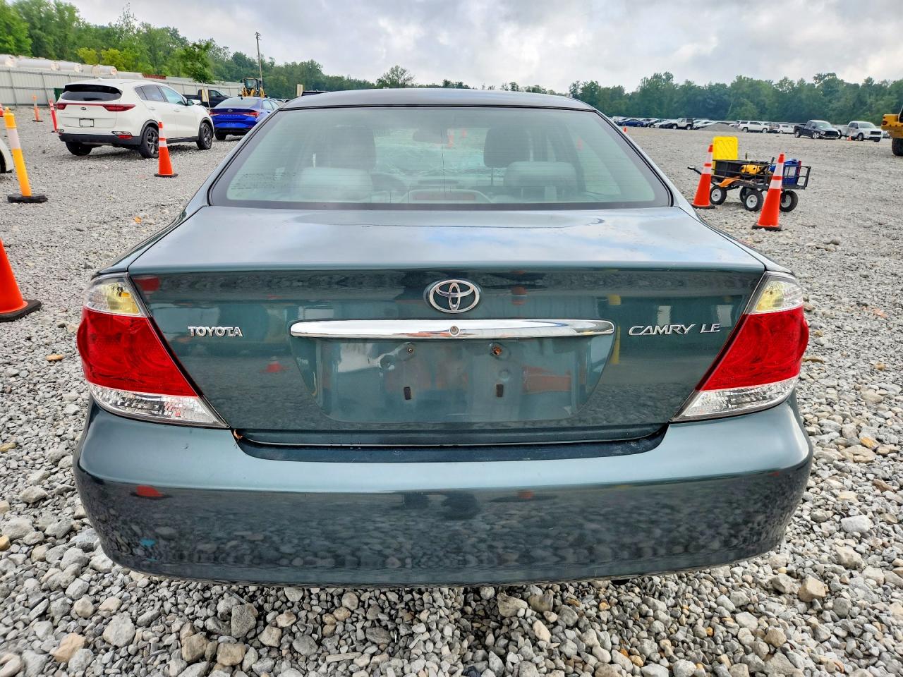 2005 Toyota Camry Le Green vin: 4T1BE32K05U397960
