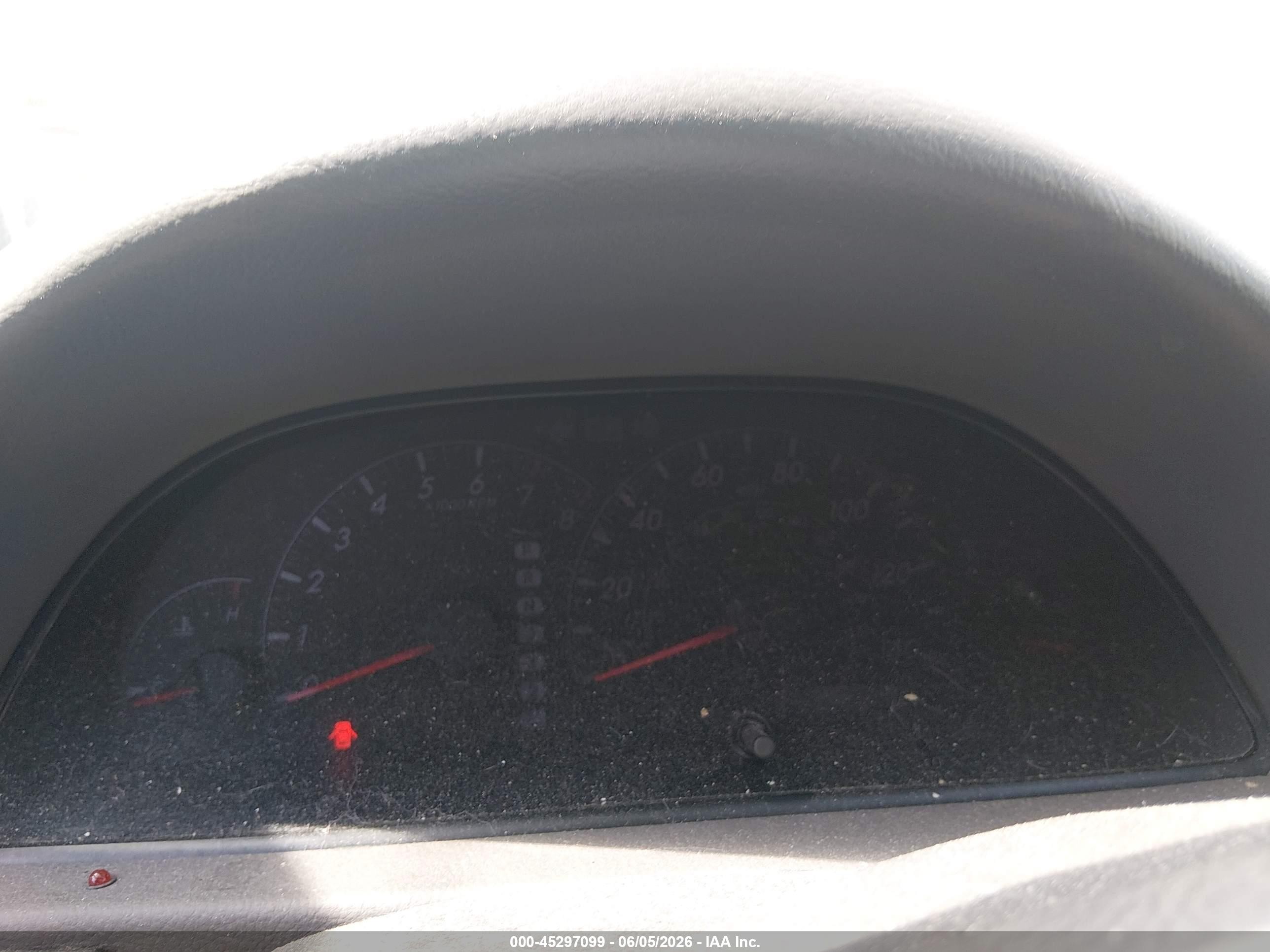 2005 Toyota Camry Le Red vin: 4T1BE32K05U407788