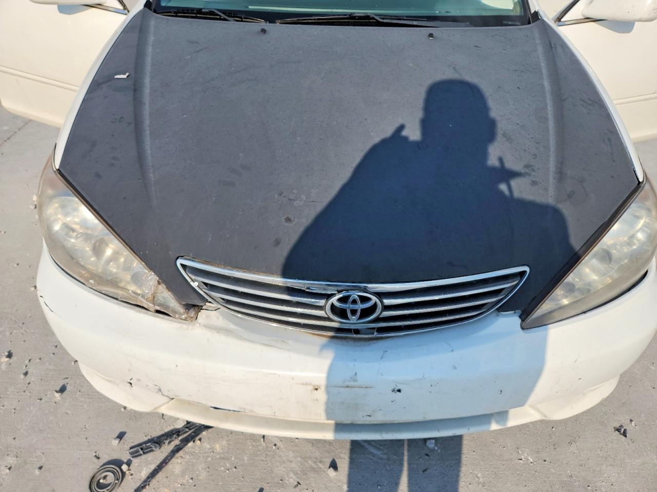 2005 Toyota Camry Le White vin: 4T1BE32K05U429726