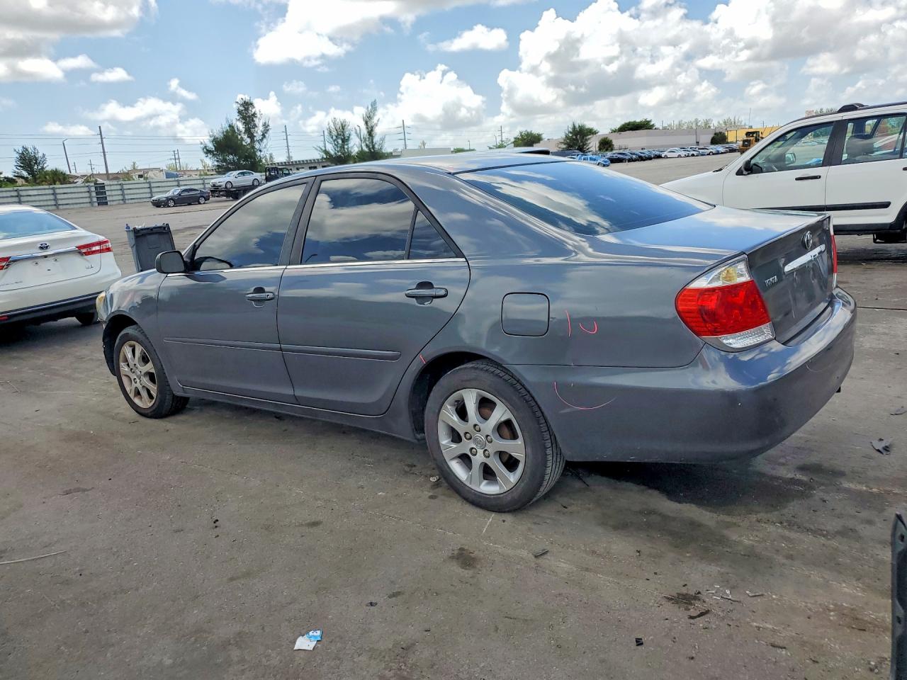 2005 Toyota Camry Standard Gray vin: 4T1BE32K05U503288