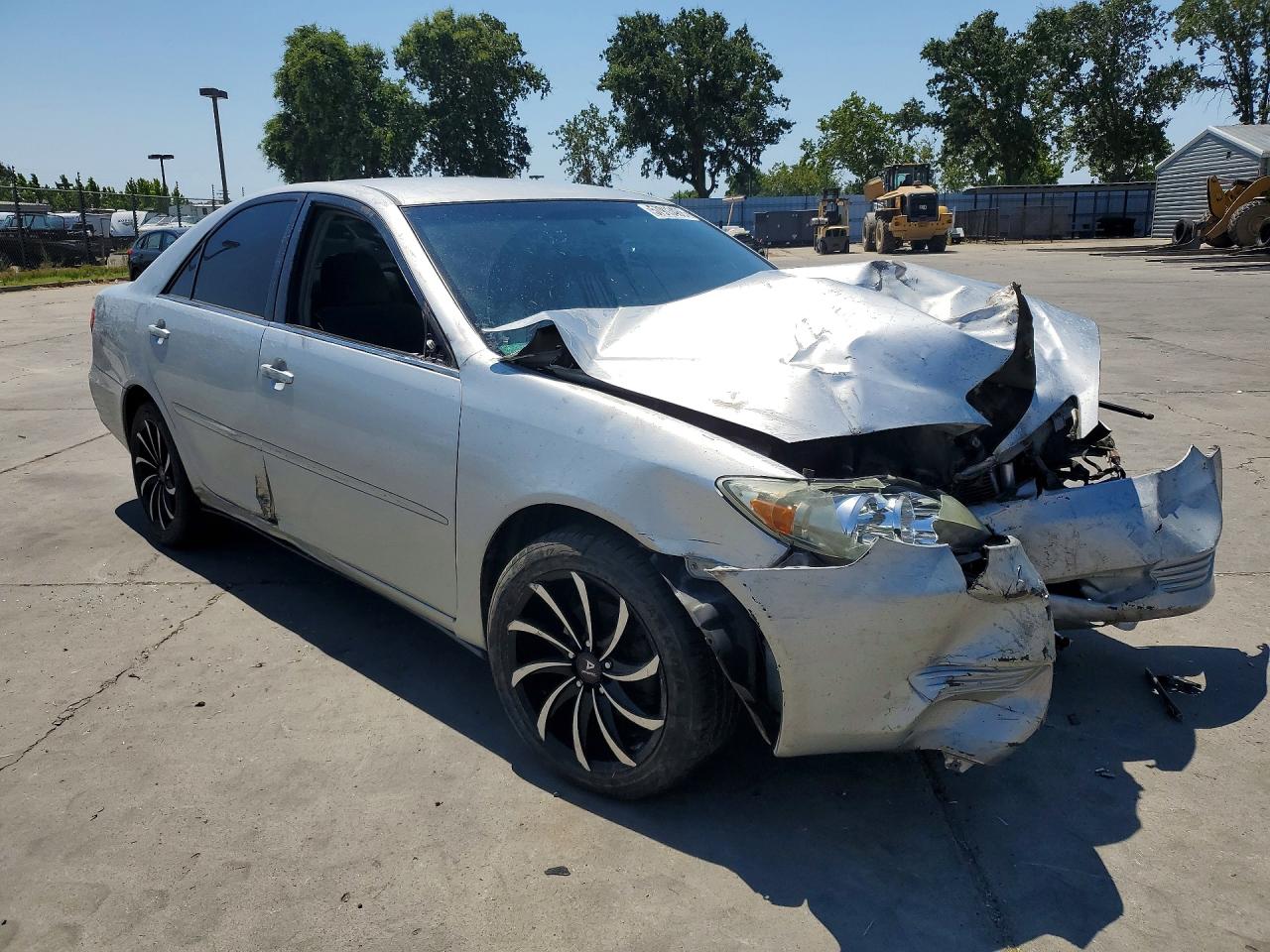 2005 Toyota Camry Le Silver vin: 4T1BE32K05U503369