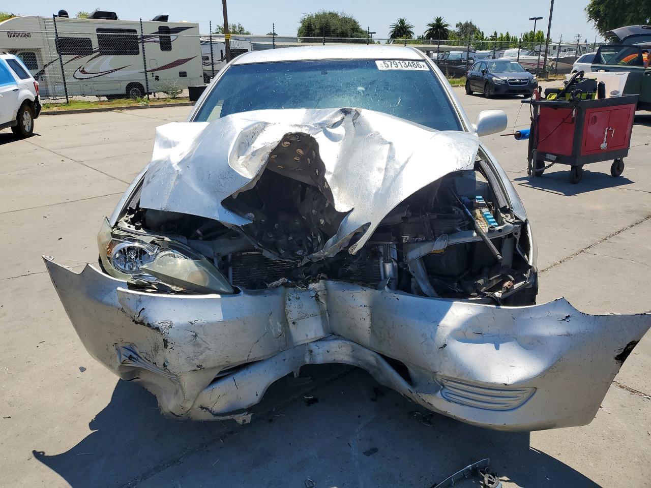 2005 Toyota Camry Le Silver vin: 4T1BE32K05U503369