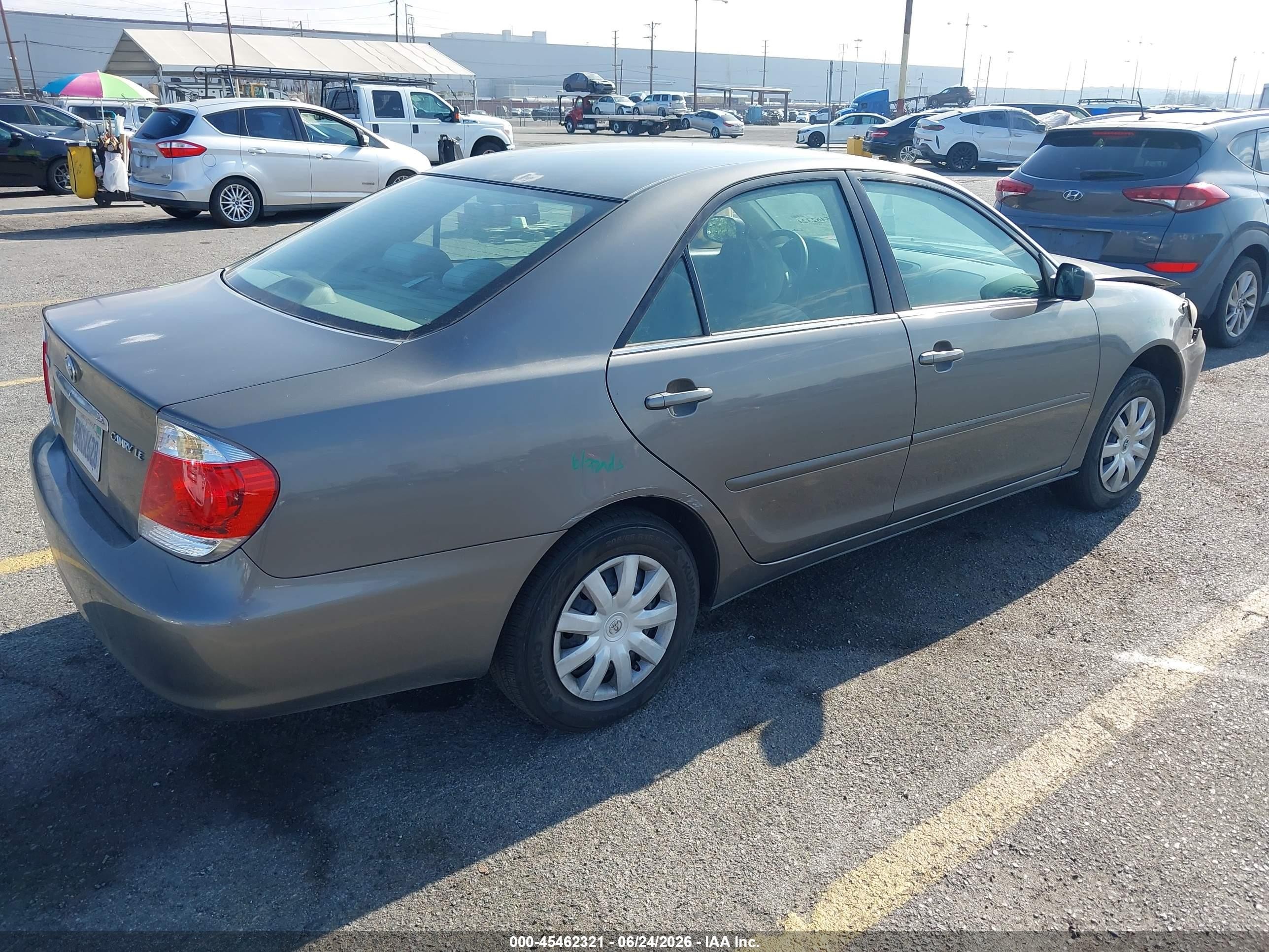 2005 Toyota Camry Le Gray vin: 4T1BE32K05U527333