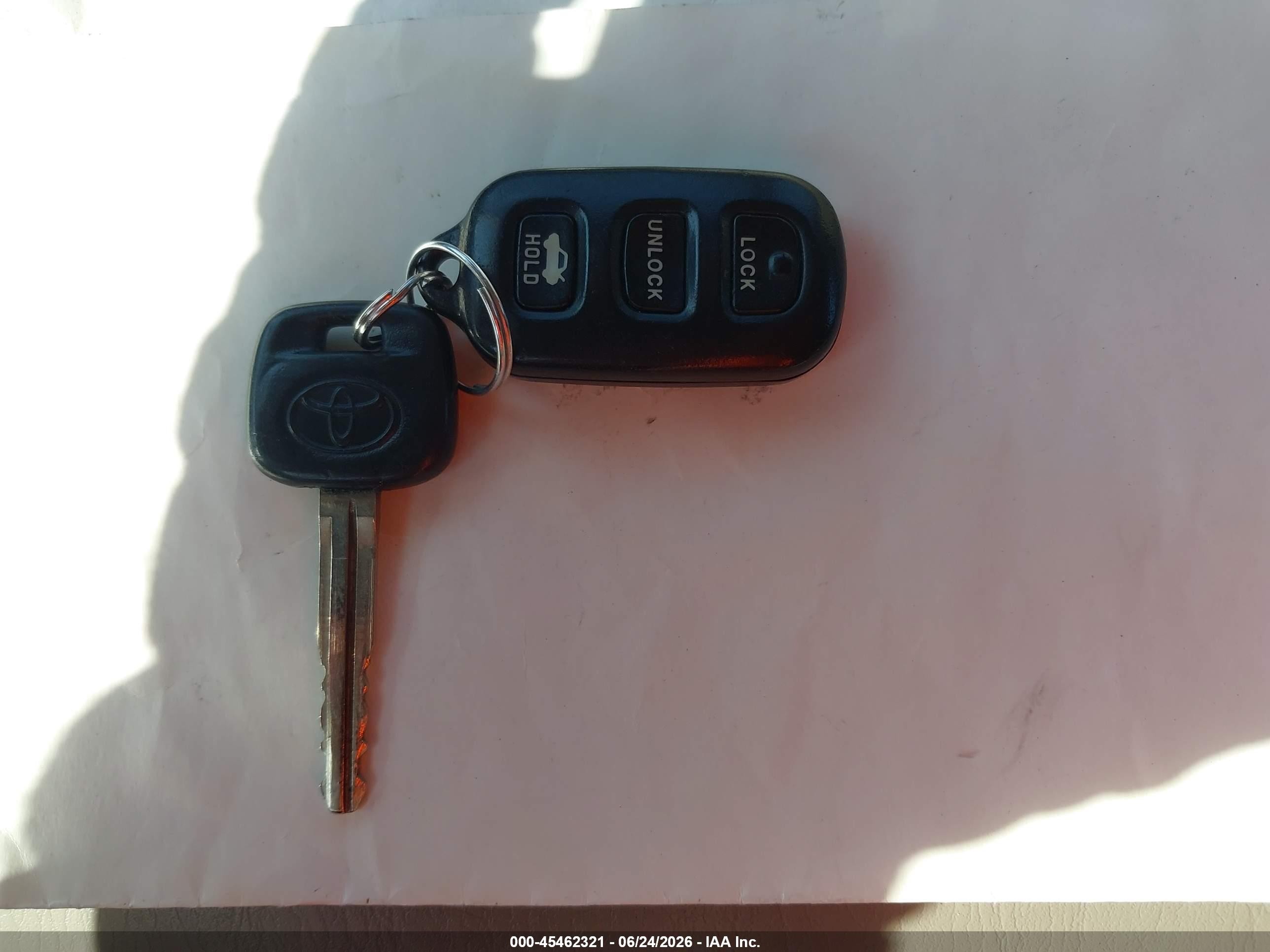 2005 Toyota Camry Le Gray vin: 4T1BE32K05U527333