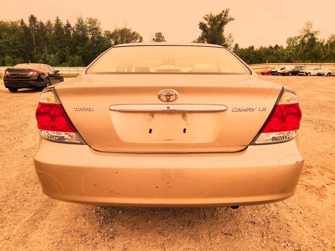 2005 Toyota Camry Le Tan vin: 4T1BE32K05U540423