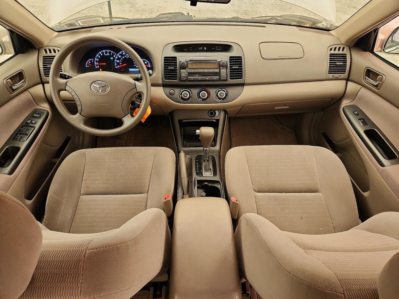 2005 Toyota Camry Le Tan vin: 4T1BE32K05U540423