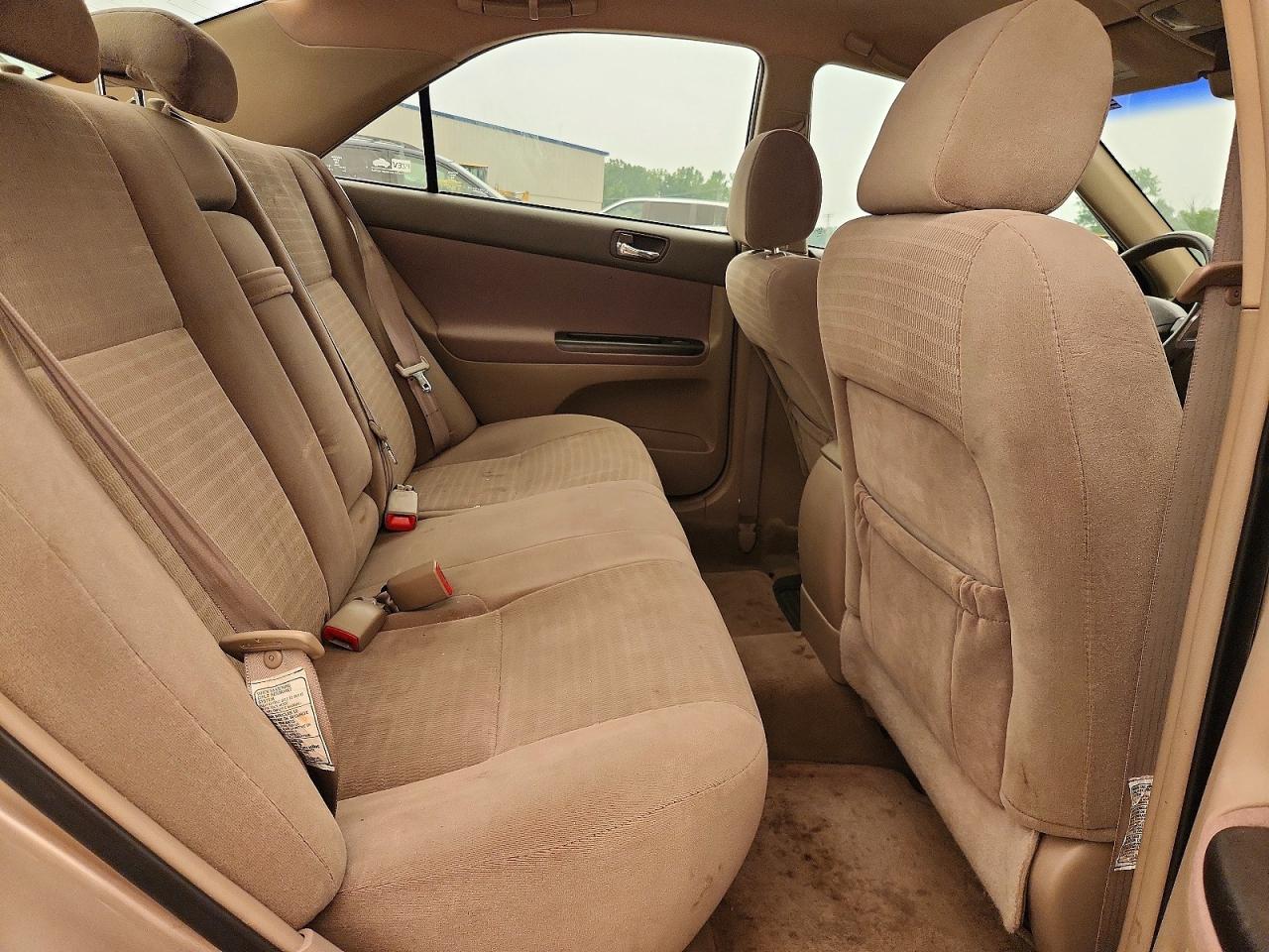 2005 Toyota Camry Le Tan vin: 4T1BE32K05U540423