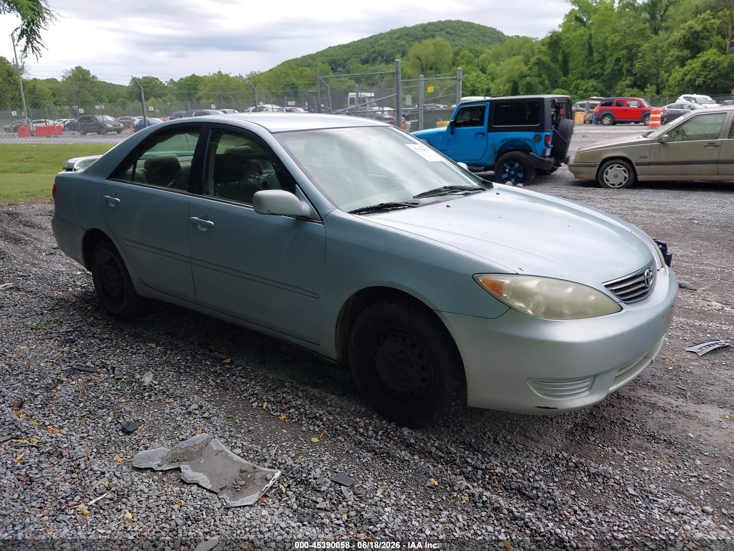 2005 Toyota Camry Le Blue vin: 4T1BE32K05U544312