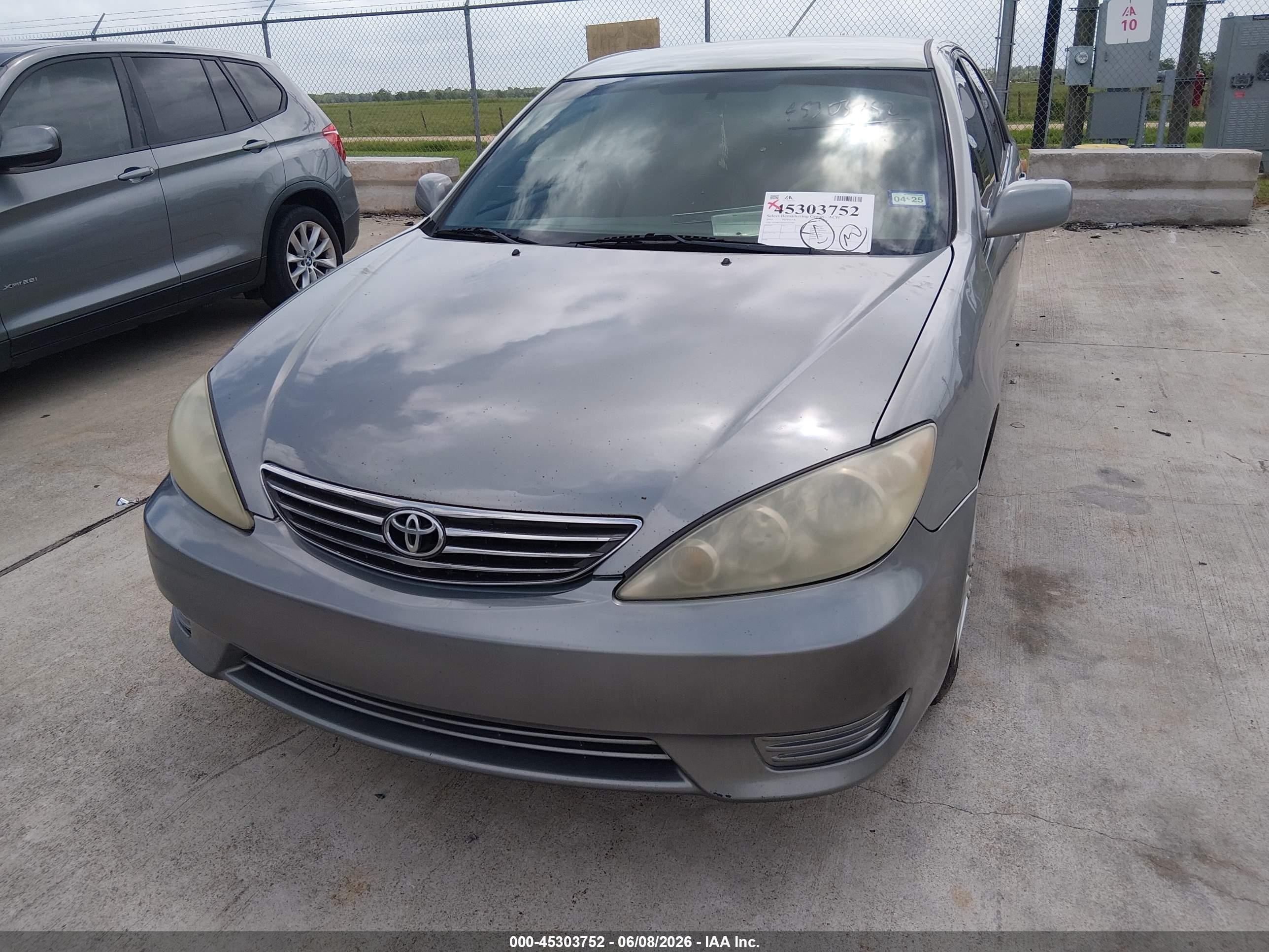 2005 Toyota Camry Le Серый vin: 4T1BE32K05U557982