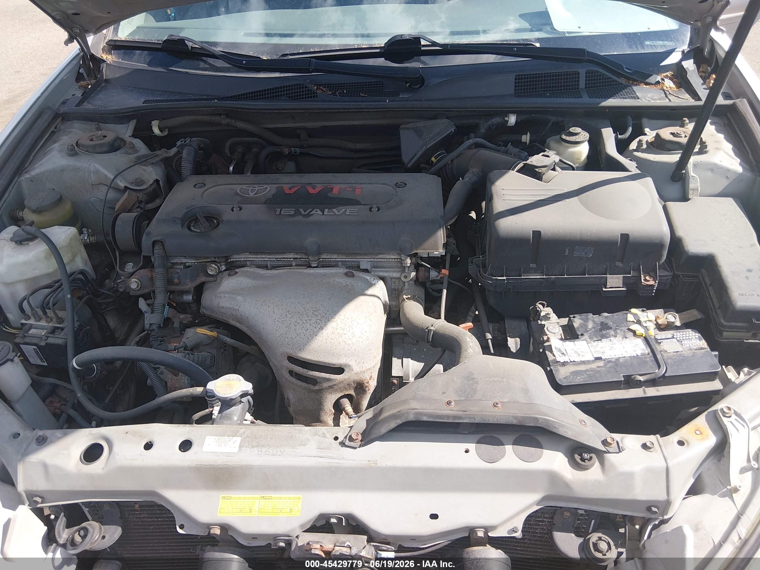 2005 Toyota Camry Le Silver vin: 4T1BE32K05U576001